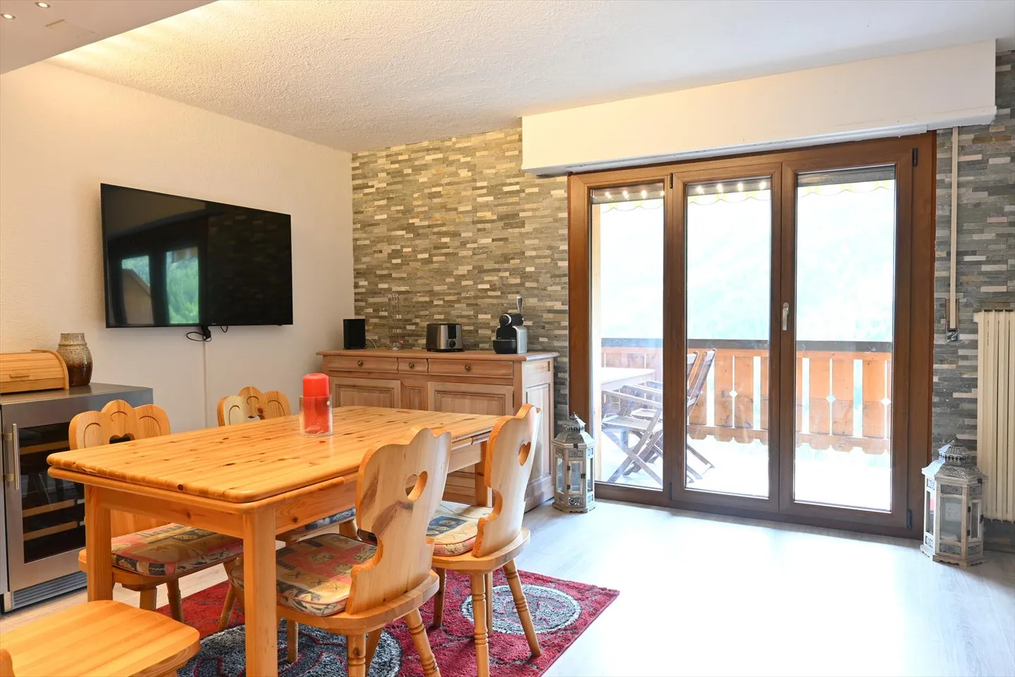 2.5 Room Apartment - Photo 1 of 14