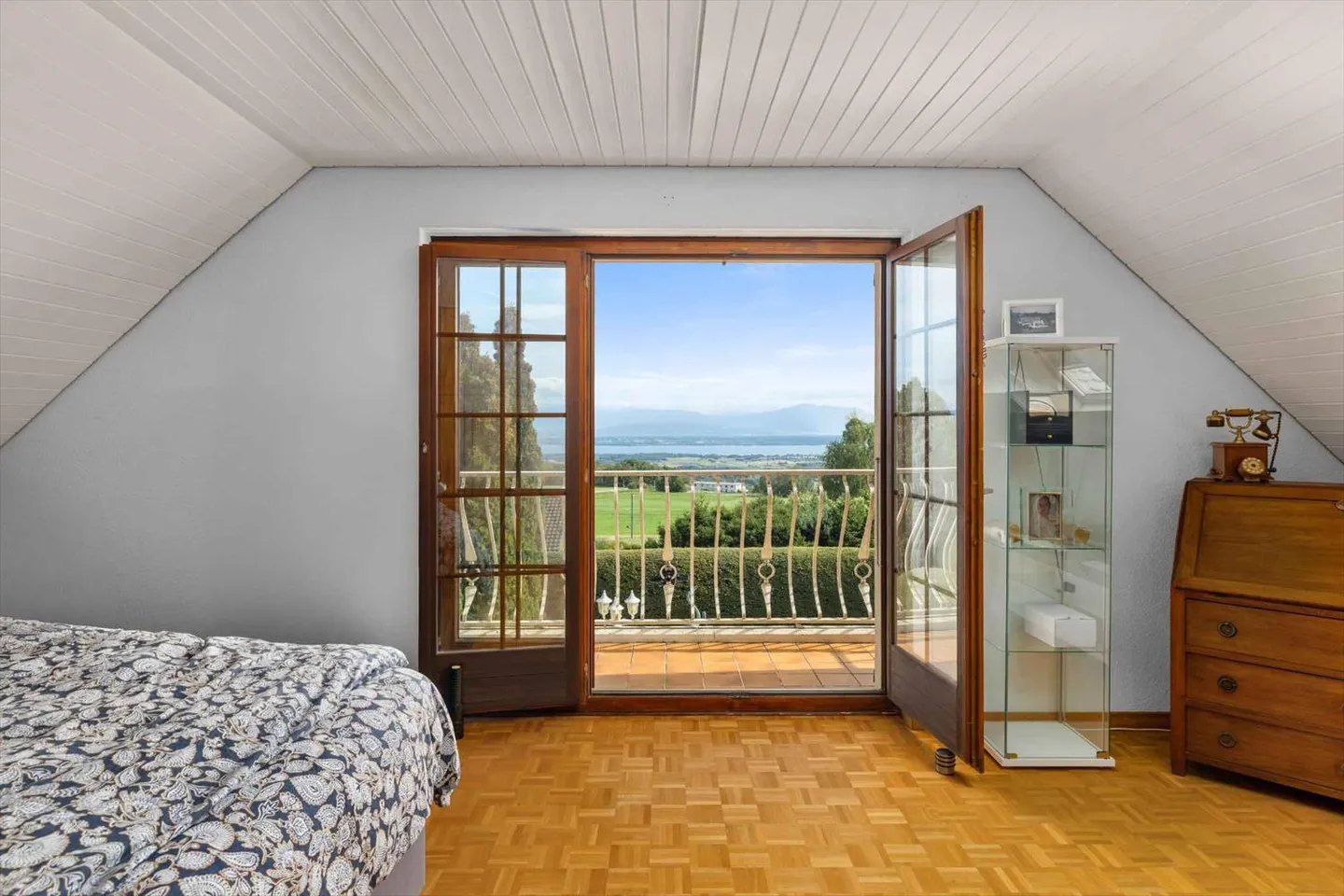 A haven of peace with panoramic views of Lake Geneva - Photo 9 of 12