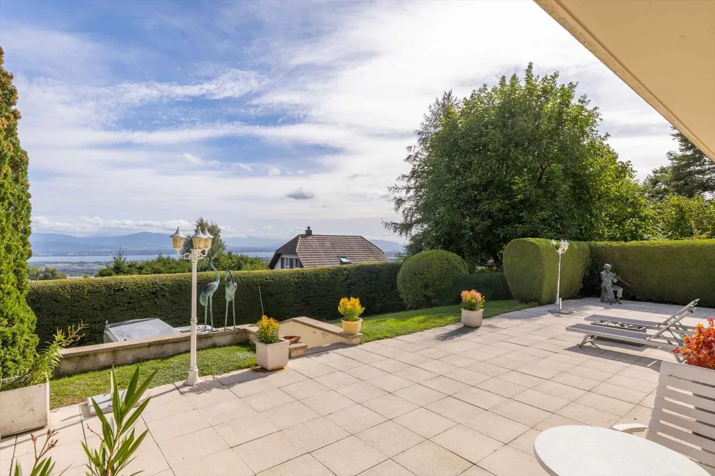 A haven of peace with panoramic views of Lake Geneva - Photo 11 of 12
