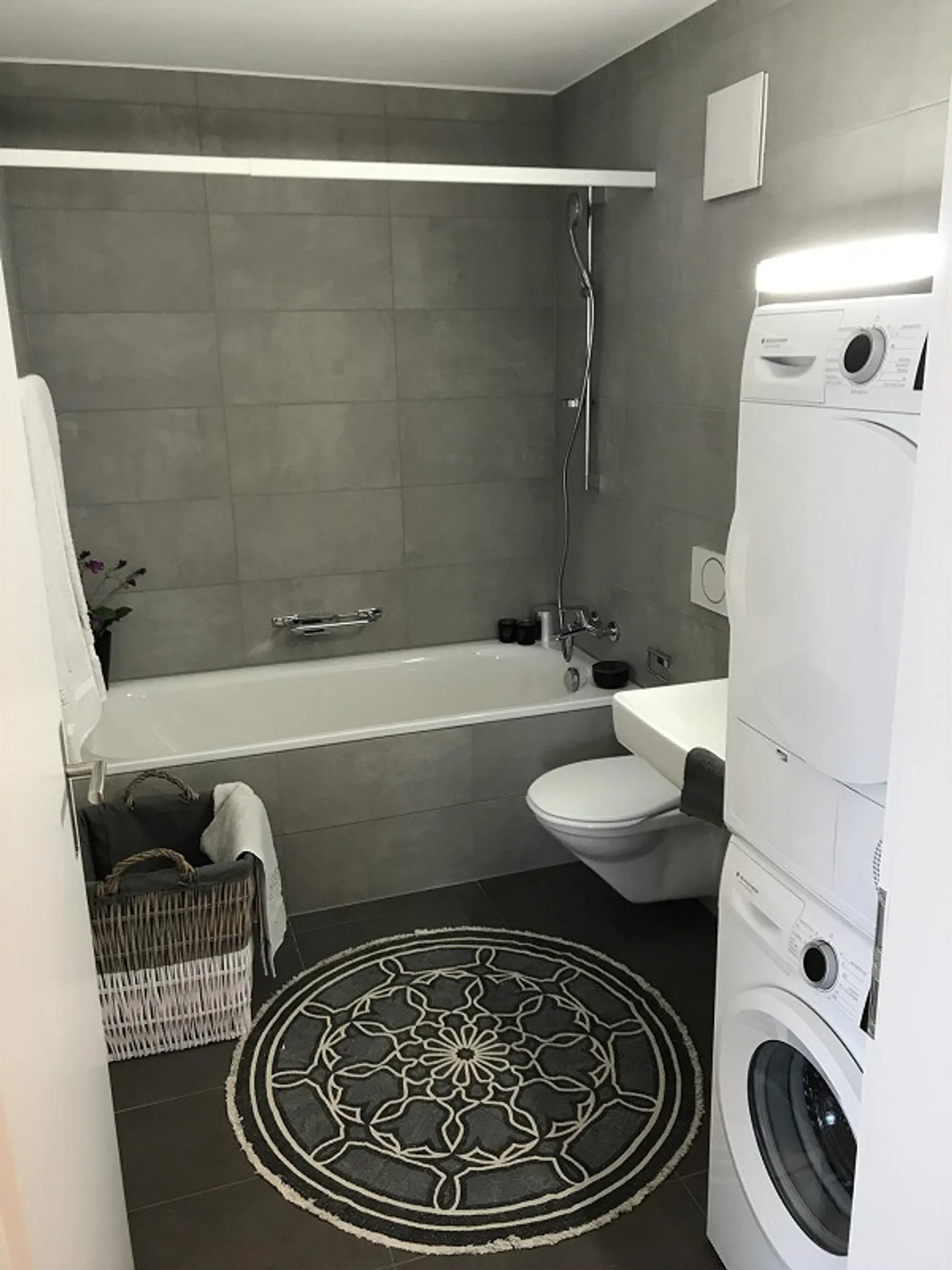 Moderne Wohnung mit Balkon - Foto 2 von 5