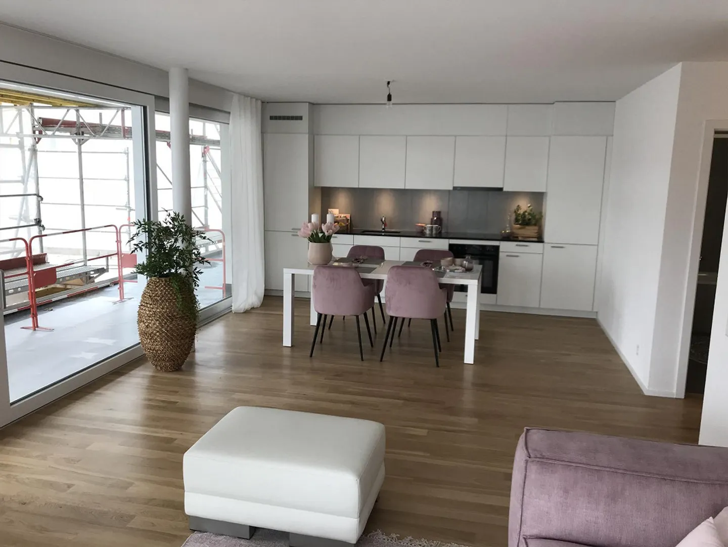 Moderne Wohnung mit Balkon - Foto 3 von 5