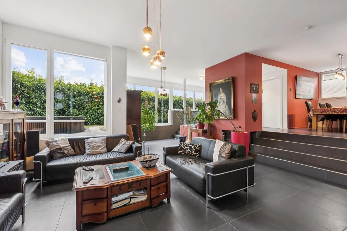 5.5 Room House - Photo 2 of 13