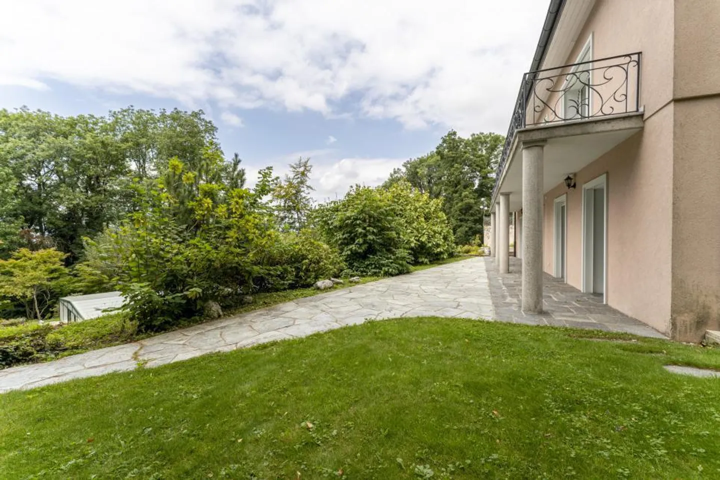 PROPRIETÀ ELEVATA VICINO A LAUSANNE - Foto 5 di 13