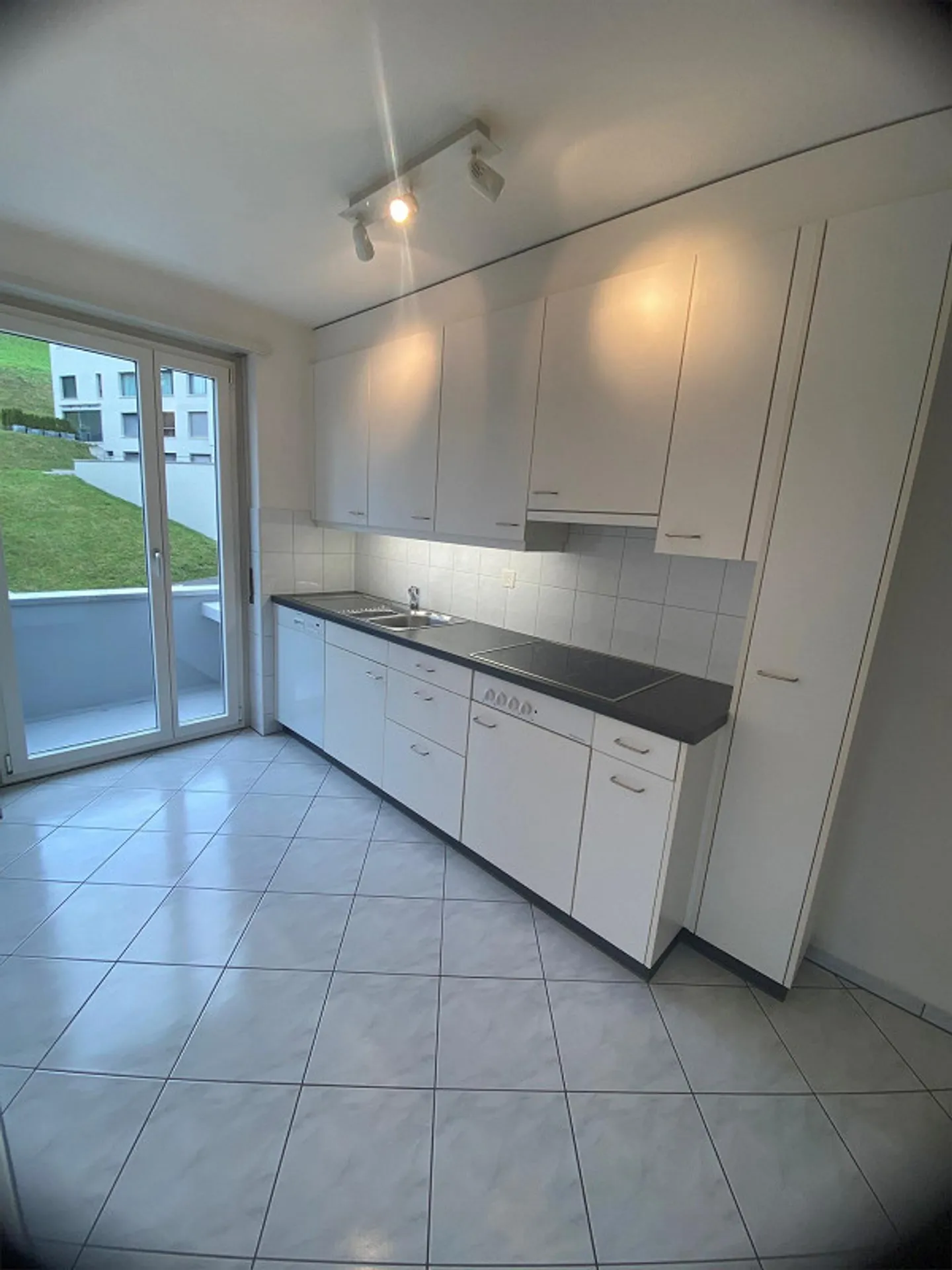 Appartamento 4.5 stanze disponibile fino al 30 giugno 2028 nel quartiere di Lützelmatt - Foto 2 di 10