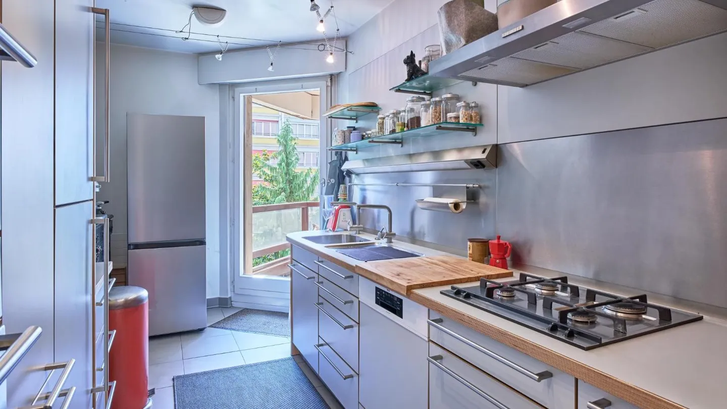 MAGNIFICENT 5-ROOM APARTMENT IN FLORISSANT - Foto 4 von 8