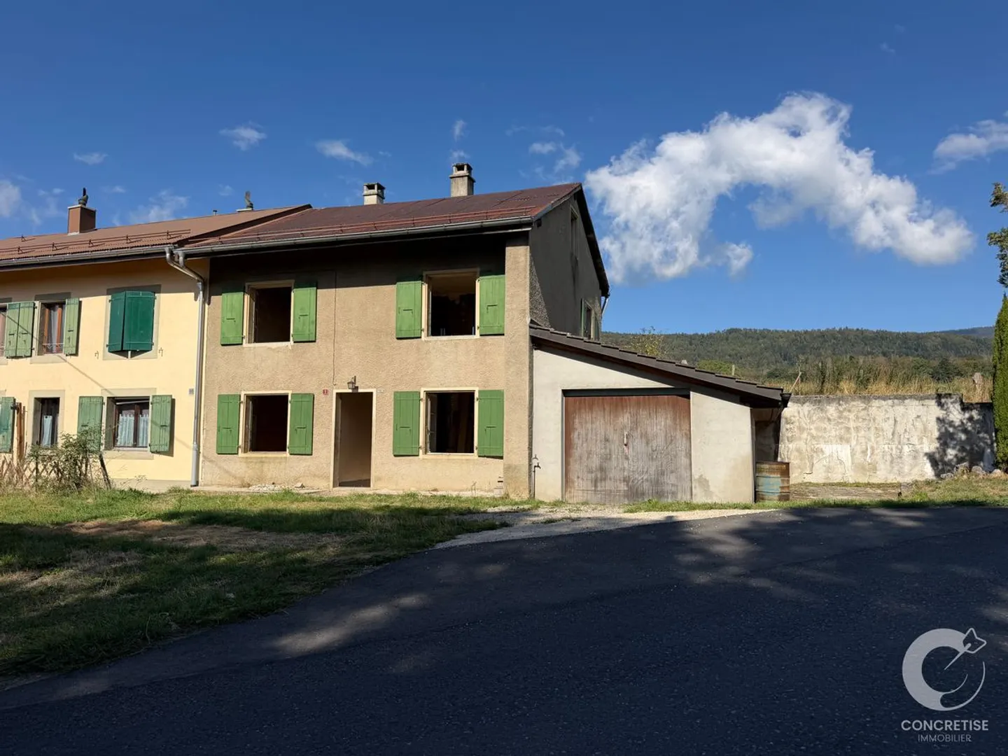 House to transform - a beautiful opportunity in Gimel - Photo 1 of 10