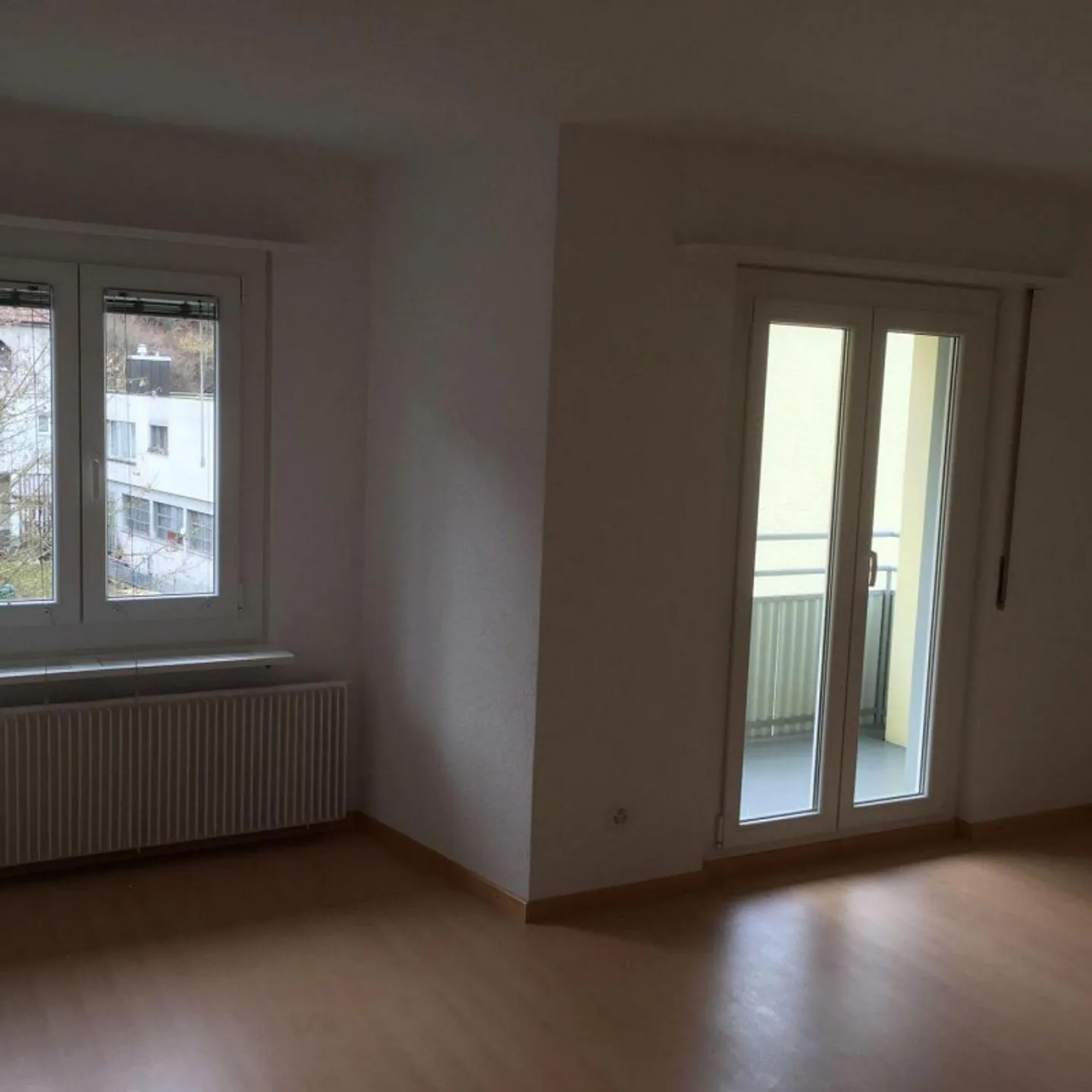 Appartamento affascinante con 4 stanze in una posizione tranquilla a Zuchwil - Foto 2 di 10
