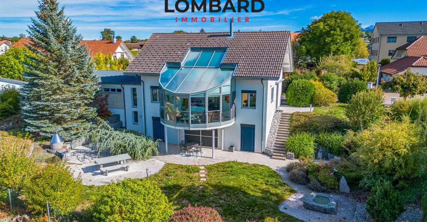Architektenvilla mit freiem Blick und angelegtem Garten - Foto 1 von 11