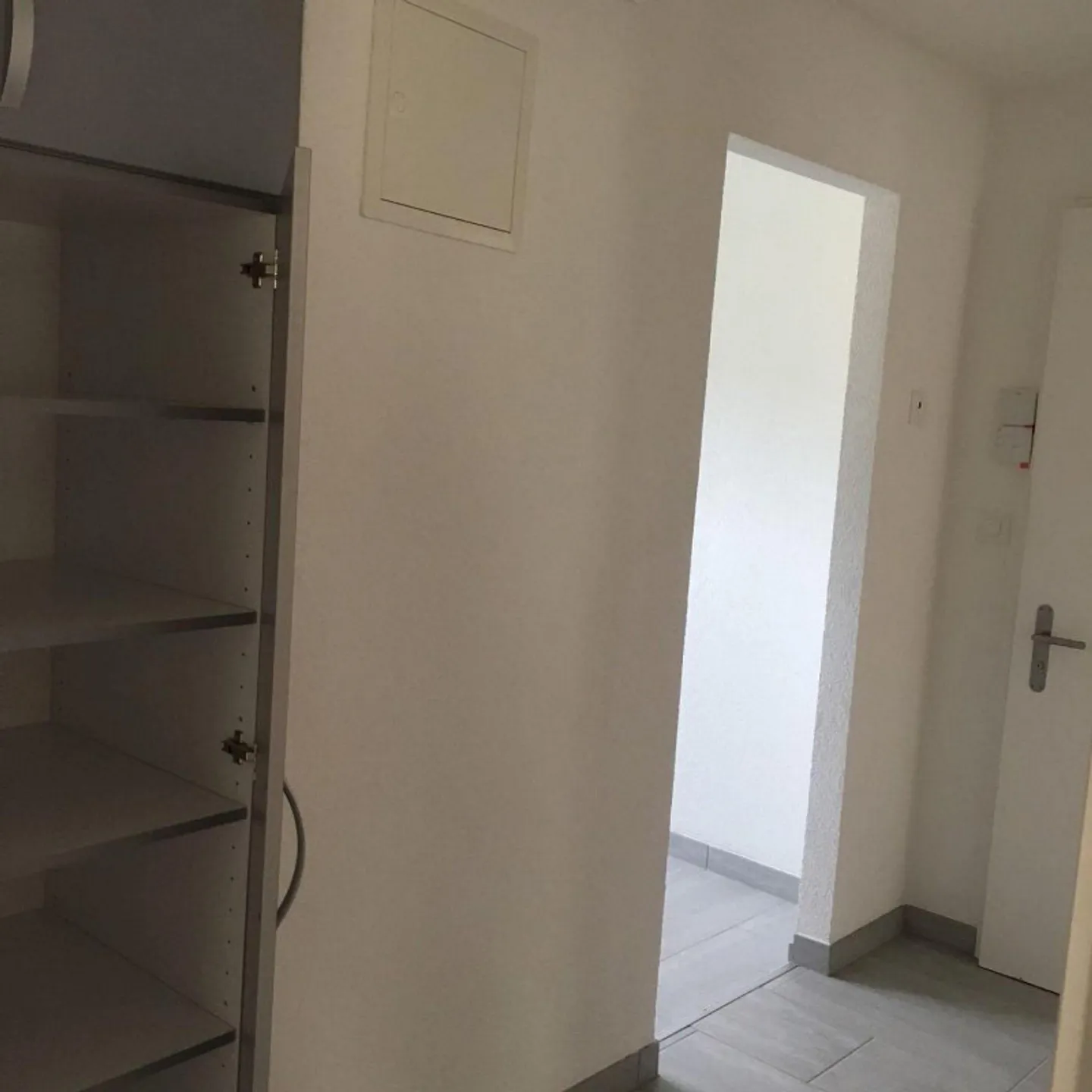 Appartamento affascinante con 4 stanze in una posizione tranquilla a Zuchwil - Foto 4 di 10