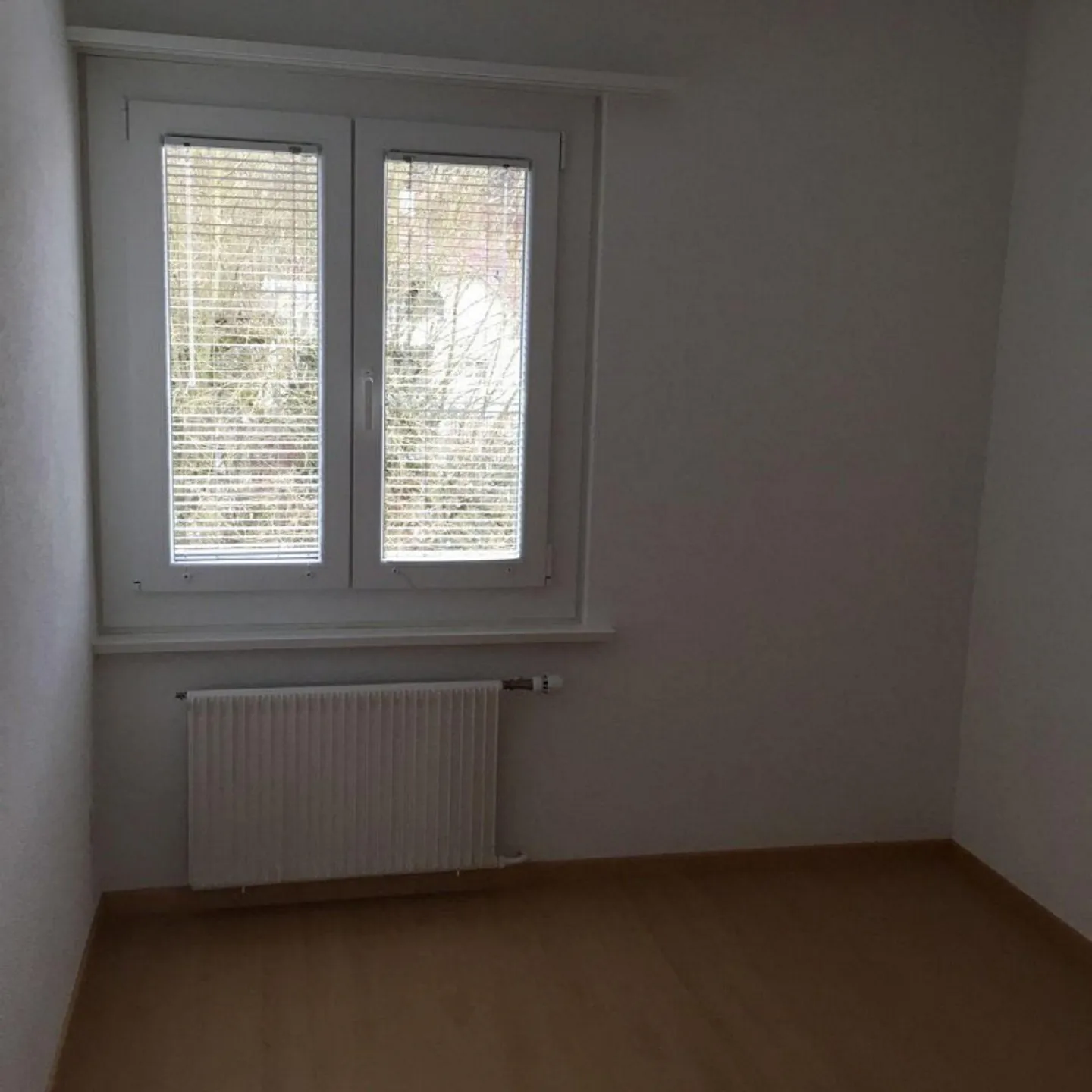 Appartamento affascinante con 4 stanze in una posizione tranquilla a Zuchwil - Foto 5 di 10