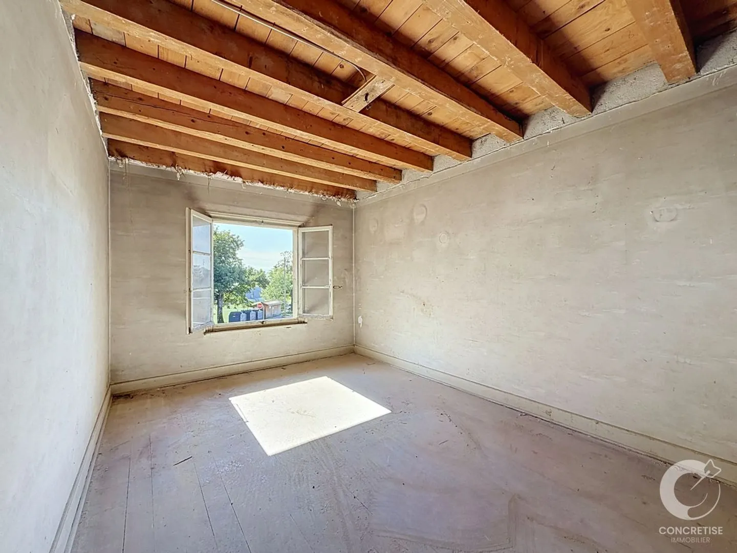 House to transform - a beautiful opportunity in Gimel - Photo 8 of 10