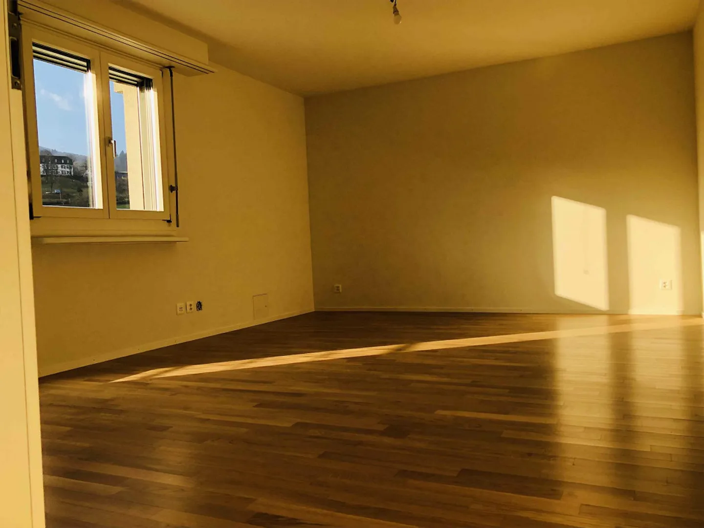 Appartement spacieux et très lumineux de 2,5 pièces - Photo 4 sur 6