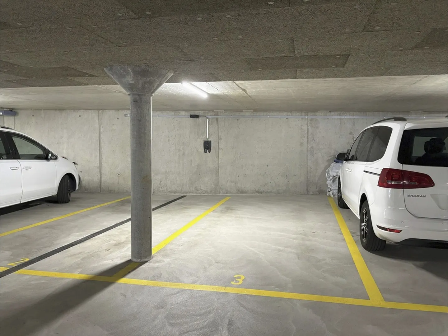 Underground parking space for rent - Photo 1 of 1
