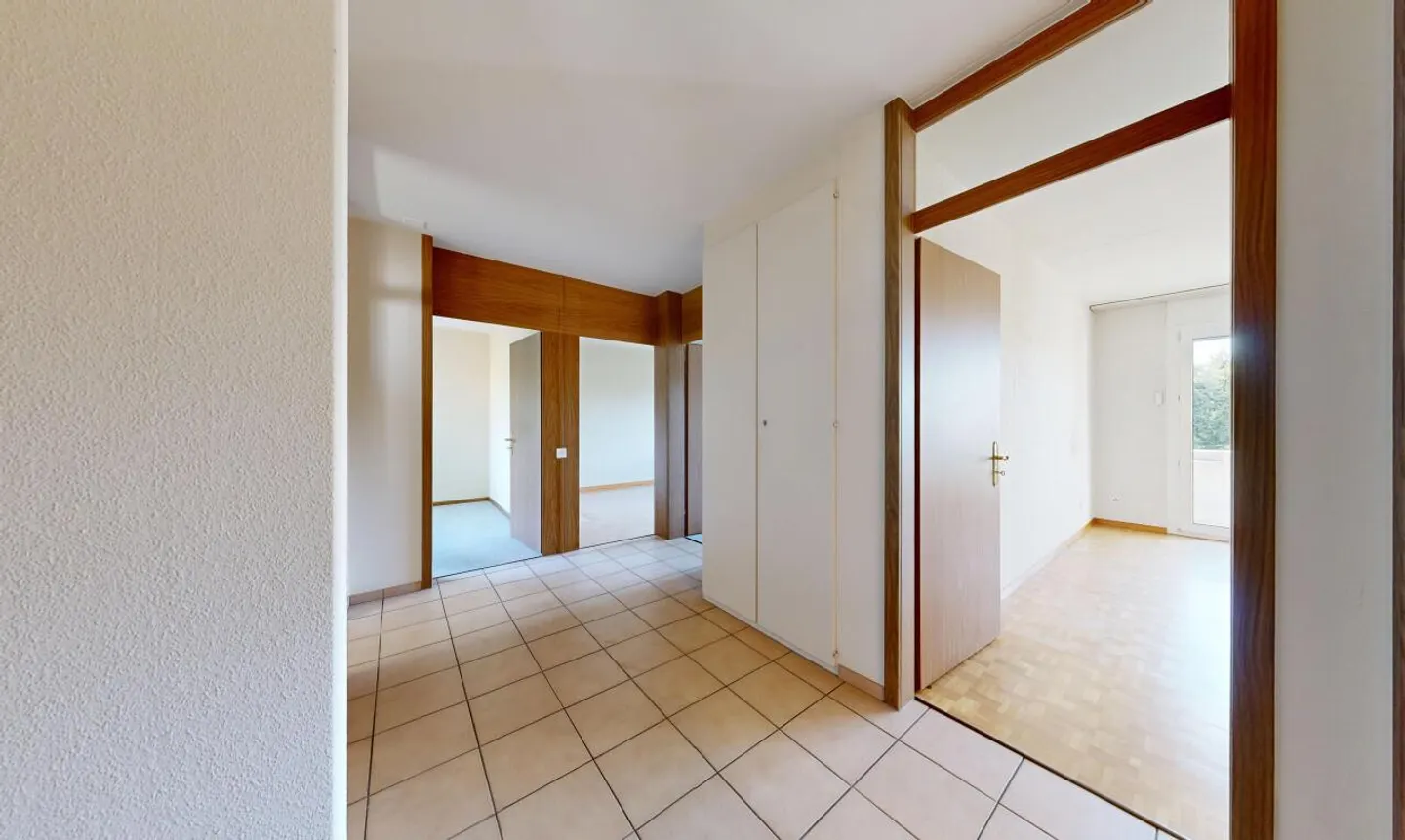 Attractive 4-room apartment with a well-thought-out layout - Photo 4 of 11