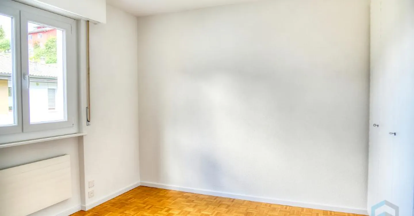 A LOUER Spacieux appartement rénové de 4 ½ pièces avec grand balcon - Foto 5 di 13