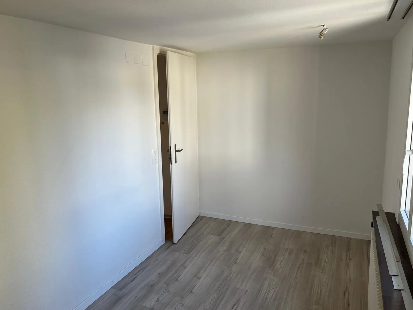 Appartamento recentemente ristrutturato con stufa svedese, garage e posto auto - Foto 10 di 14
