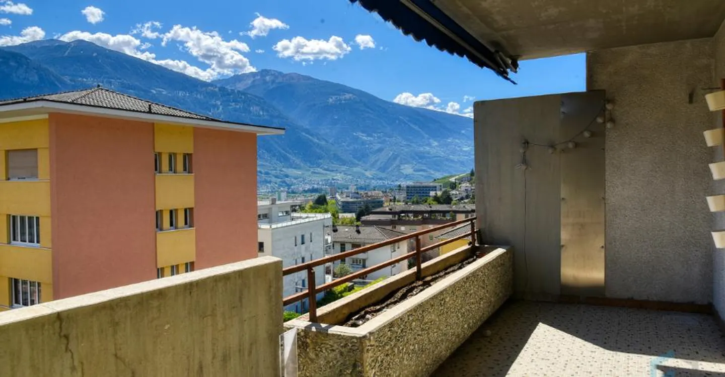 A LOUER Spacieux appartement rénové de 4 ½ pièces avec grand balcon - Foto 10 di 13