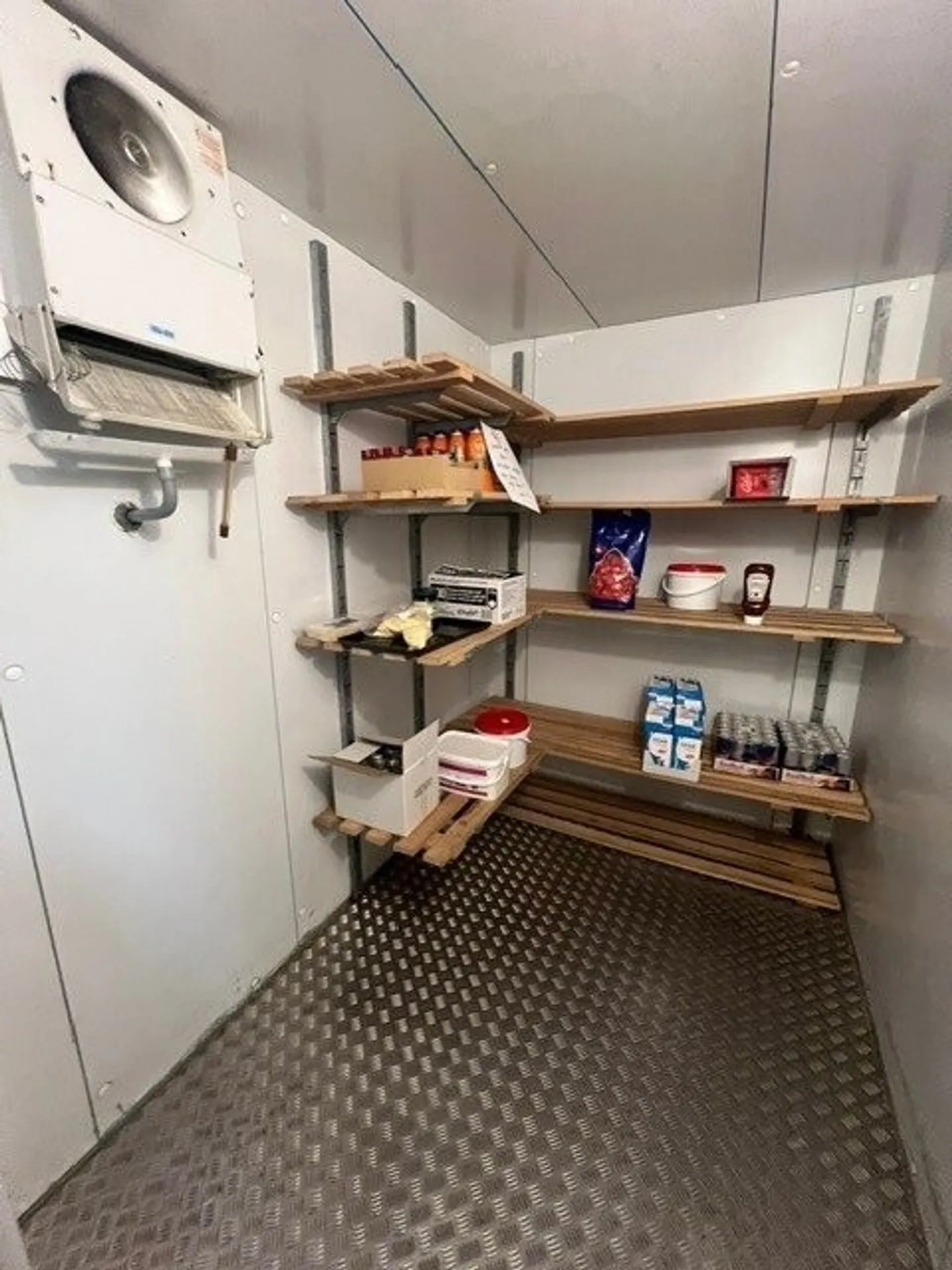 Espace de vente dans un emplacement privilégié au City Märt Aarau - Photo 11 sur 11