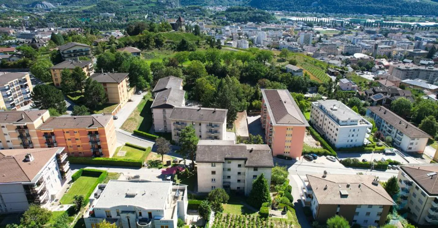 A LOUER Spacieux appartement rénové de 4 ½ pièces avec grand balcon - Foto 13 di 13