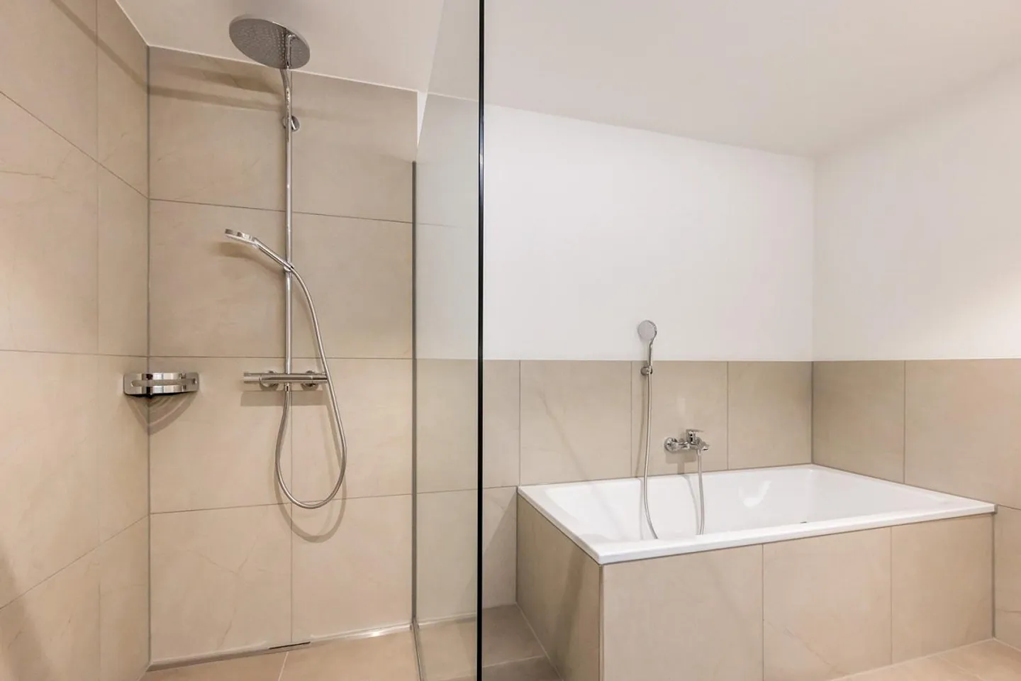 Modernes Apartment in Gwatt - Foto 10 von 13