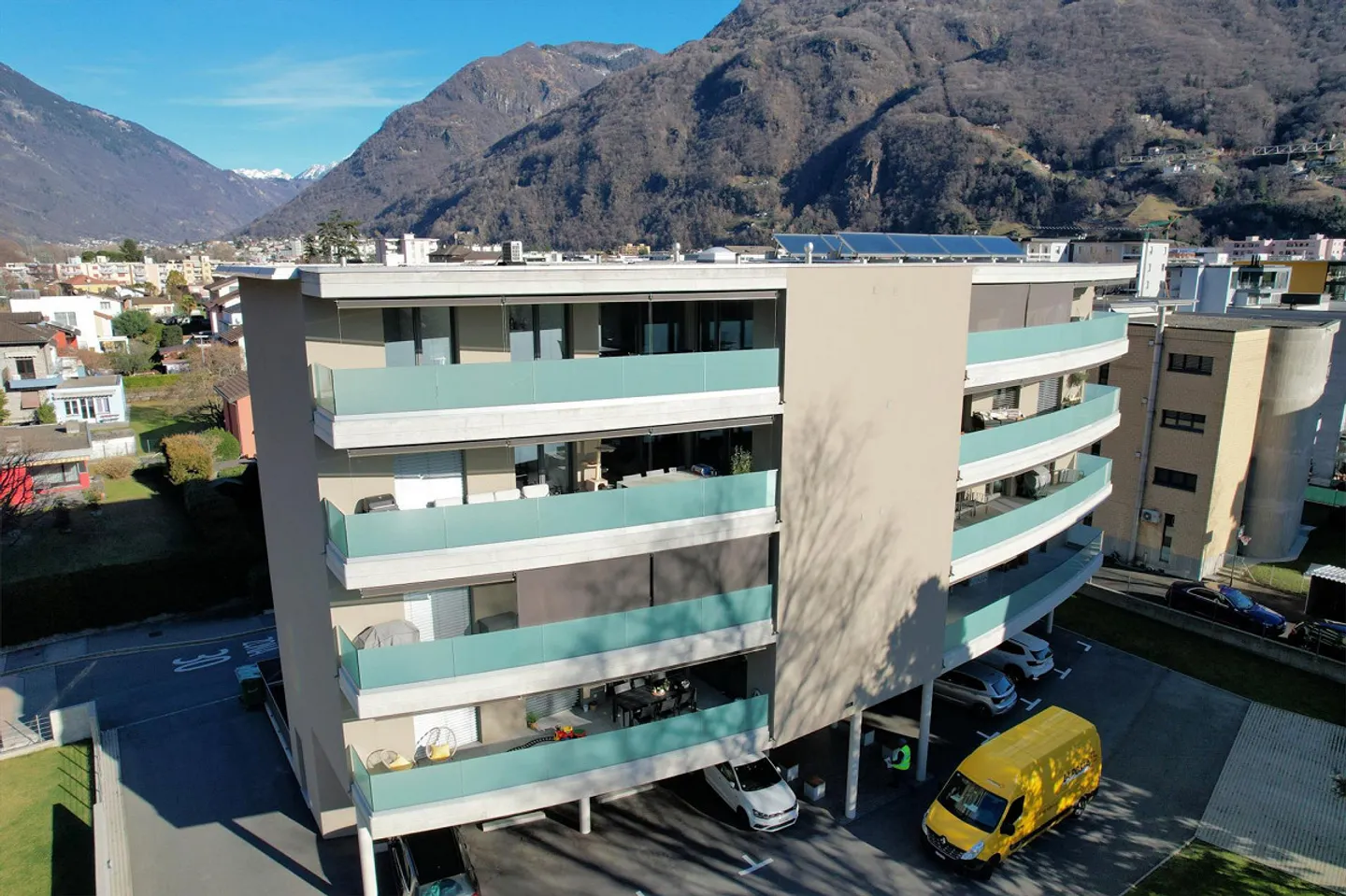 Apartment with large covered terrace in a convenient and quiet area - Photo 3 of 19
