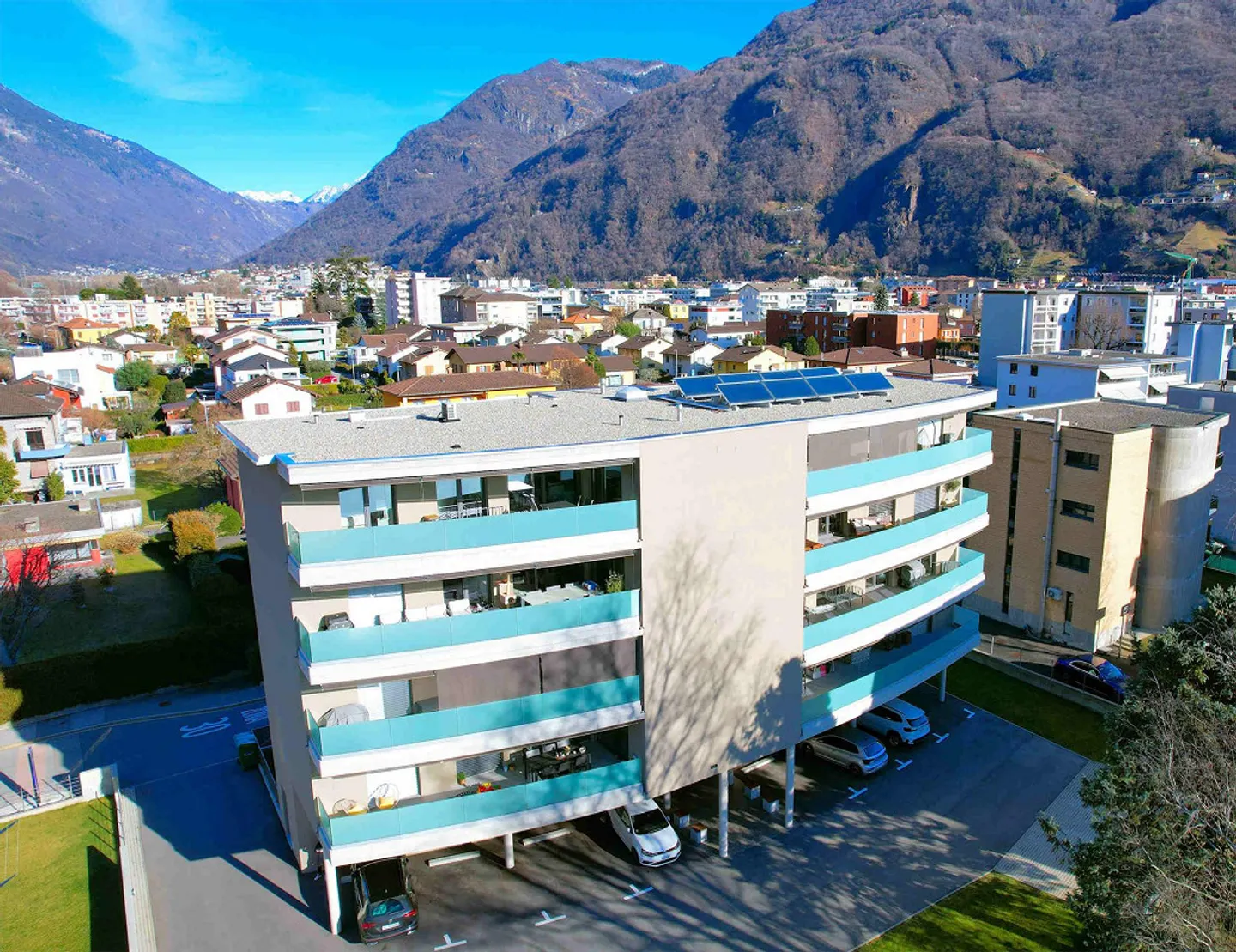 Apartment with large covered terrace in a convenient and quiet area - Photo 1 of 19