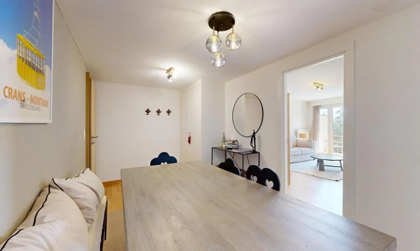 Magnifique 2.5 pièces rénové avec vue sur les montagnes - Photo 2 sur 11