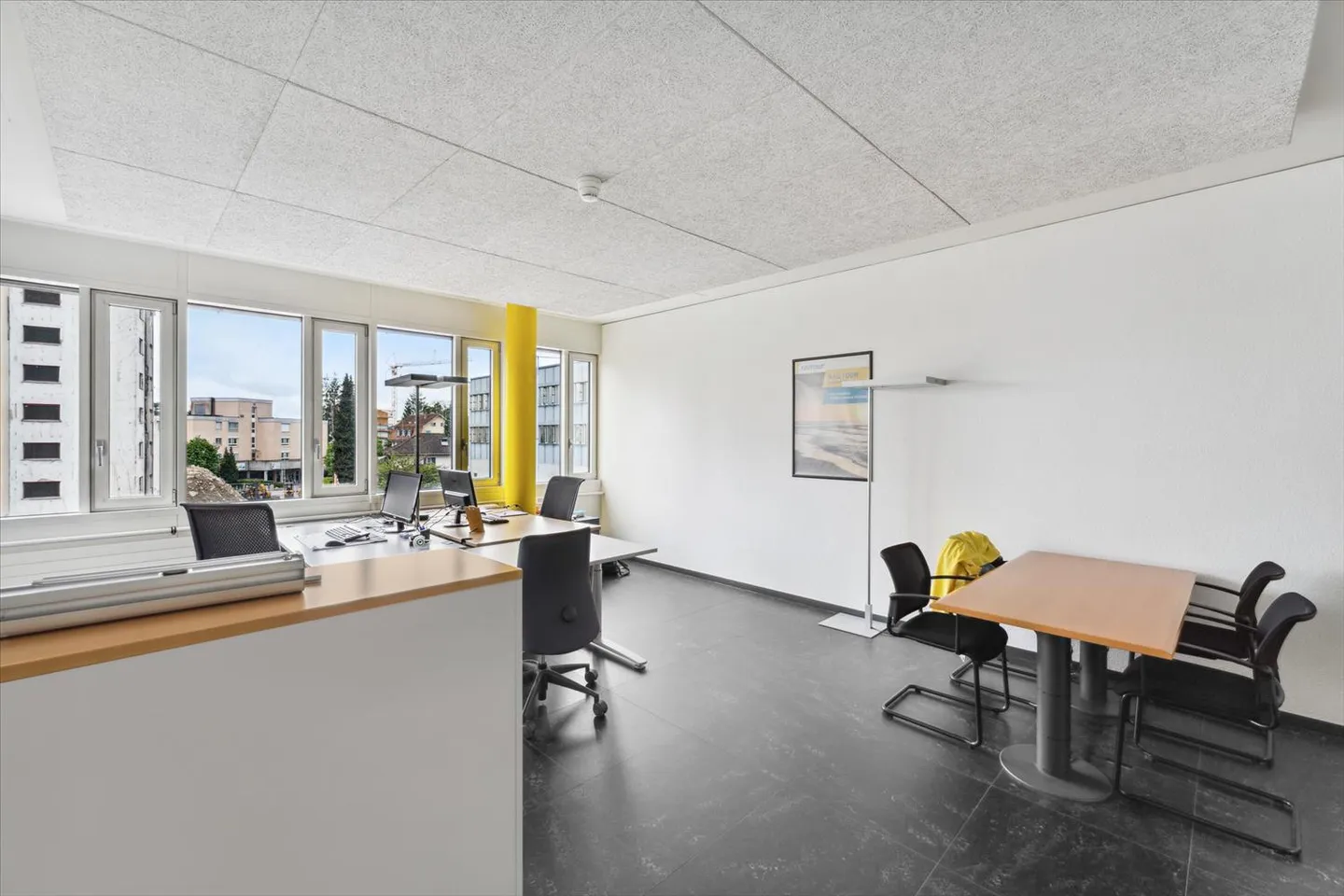 Espace de bureau dans un emplacement central - Photo 2 sur 2