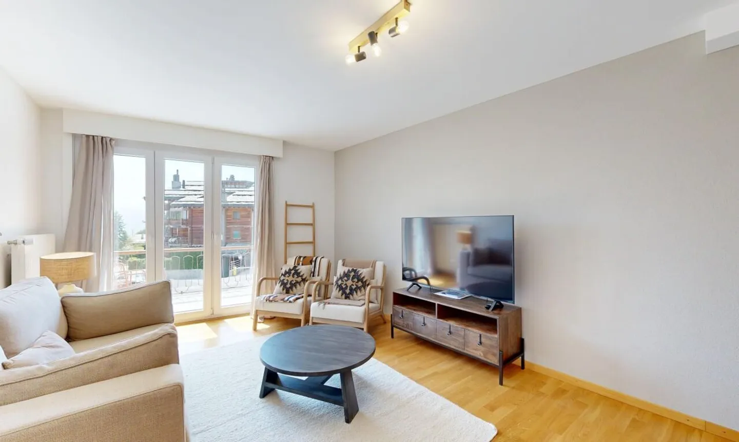 Magnifique 2.5 pièces rénové avec vue sur les montagnes - Photo 4 sur 11