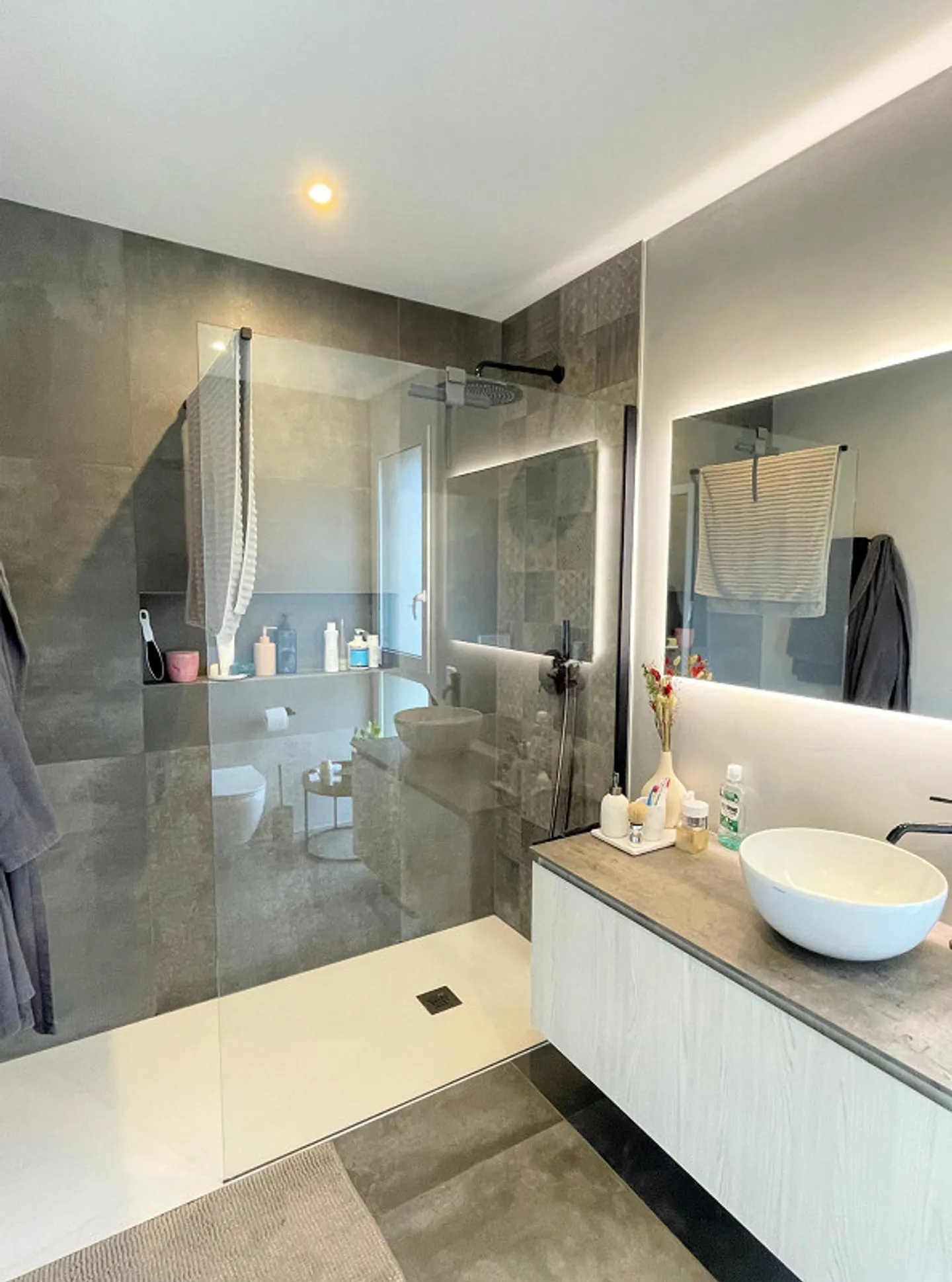 Apartment with large covered terrace in a convenient and quiet area - Photo 17 of 19