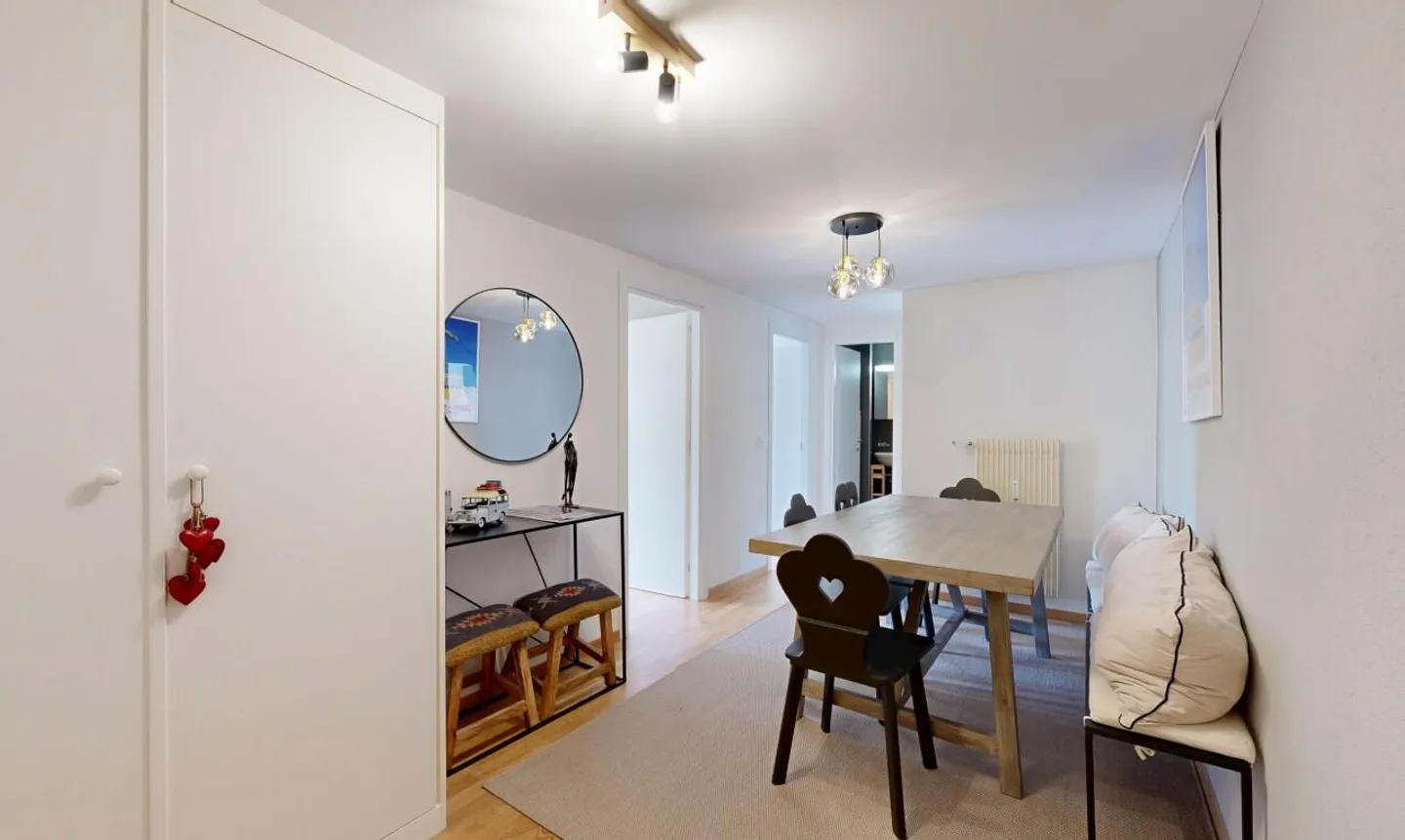 Magnifique 2.5 pièces rénové avec vue sur les montagnes - Photo 1 sur 11