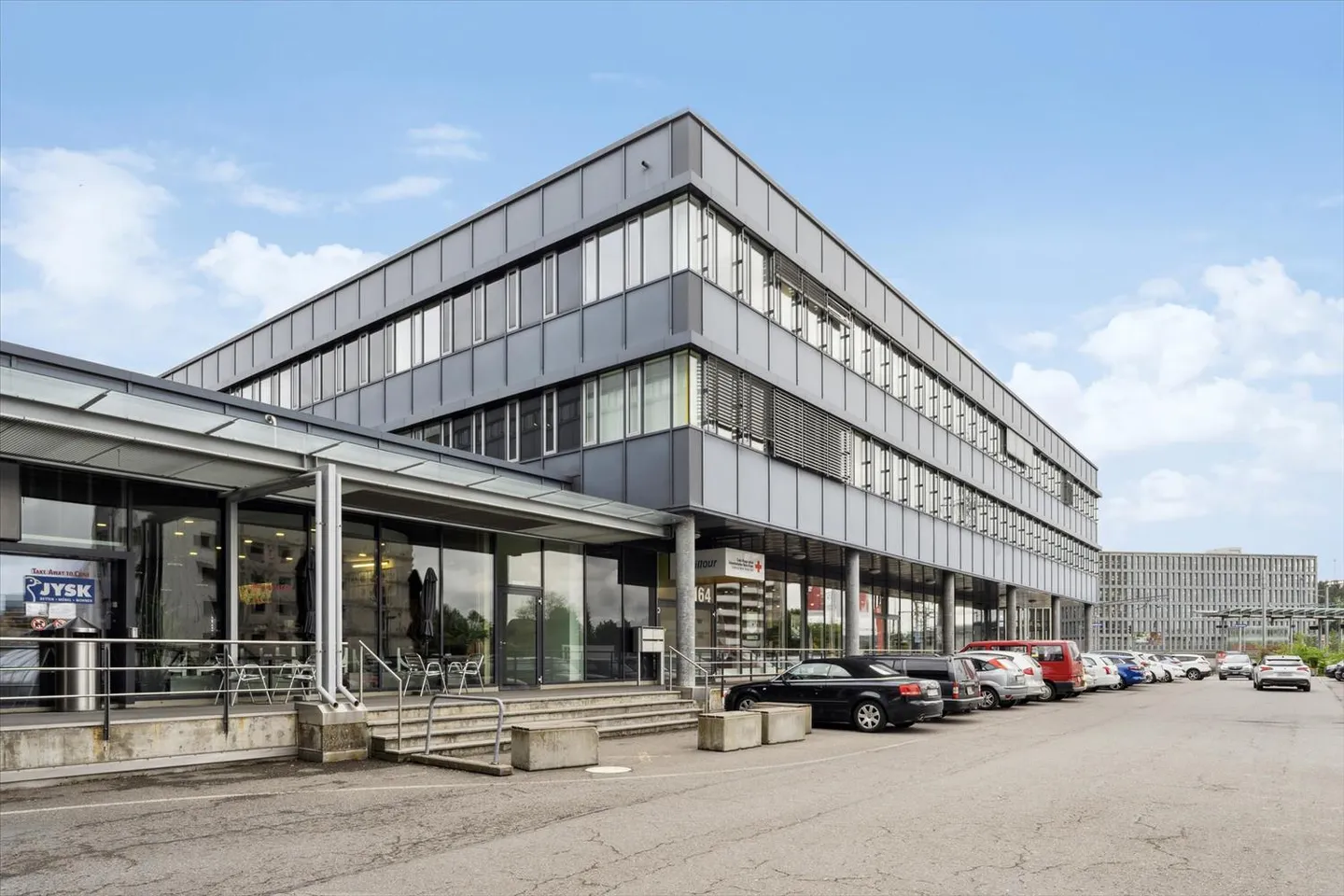 Espace de bureau dans un emplacement central - Photo 1 sur 2