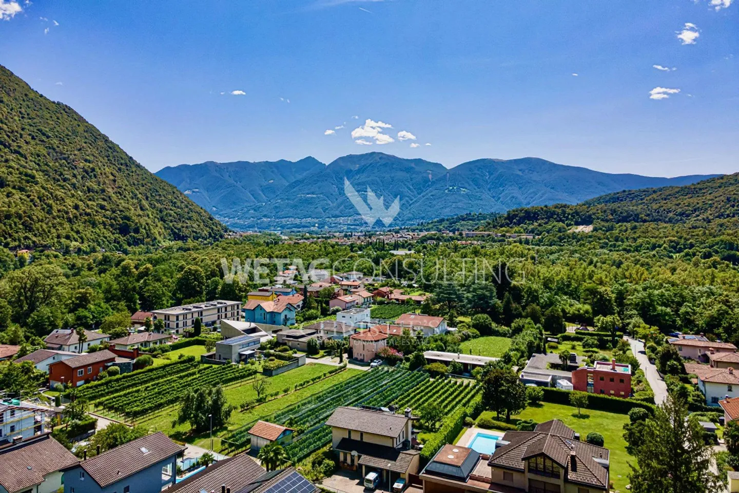 Beautiful building land in Tegna for sale with excellent open view towards Lake Maggiore - Photo 1 of 10