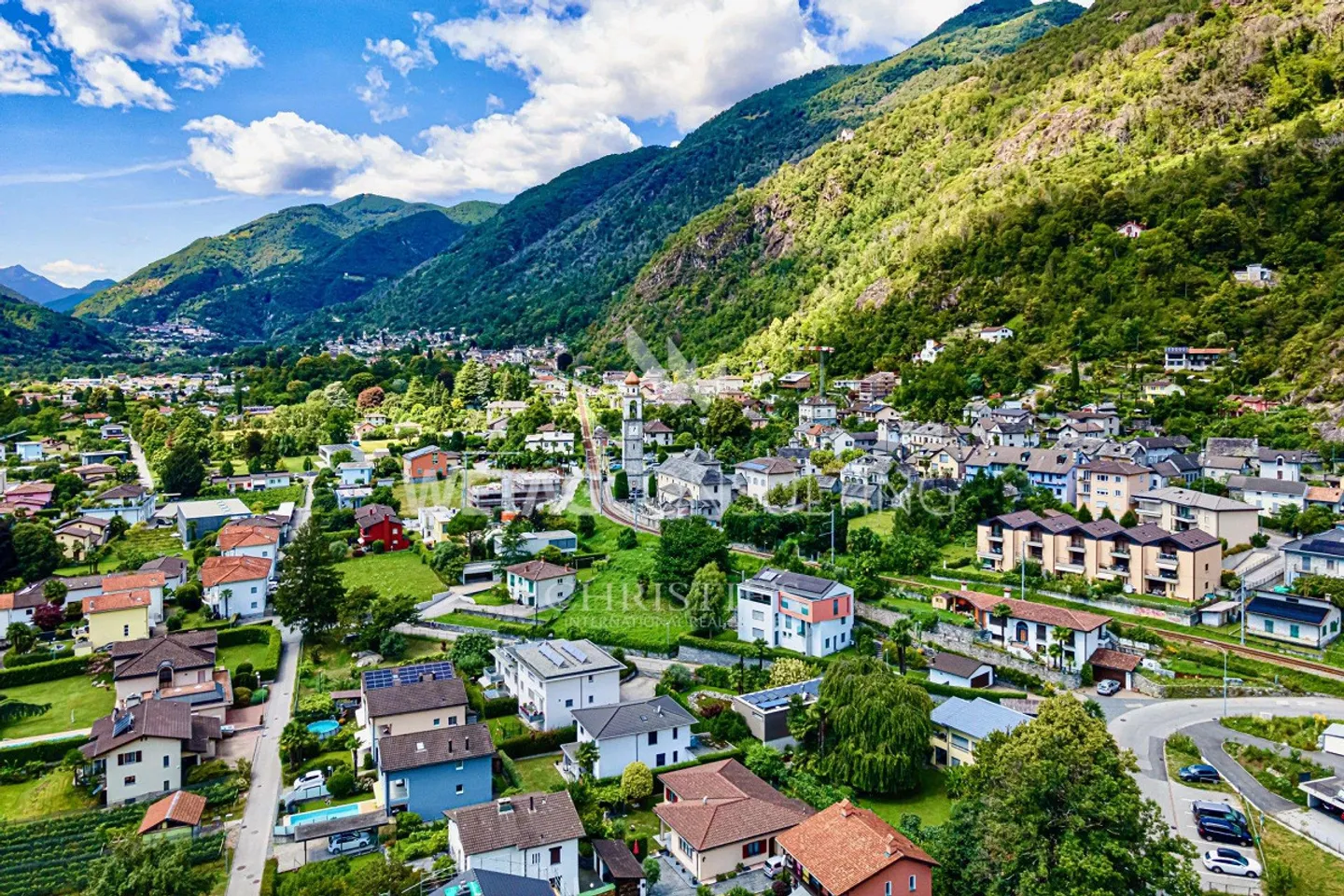 Beautiful building land in Tegna for sale with excellent open view towards Lake Maggiore - Photo 10 of 10