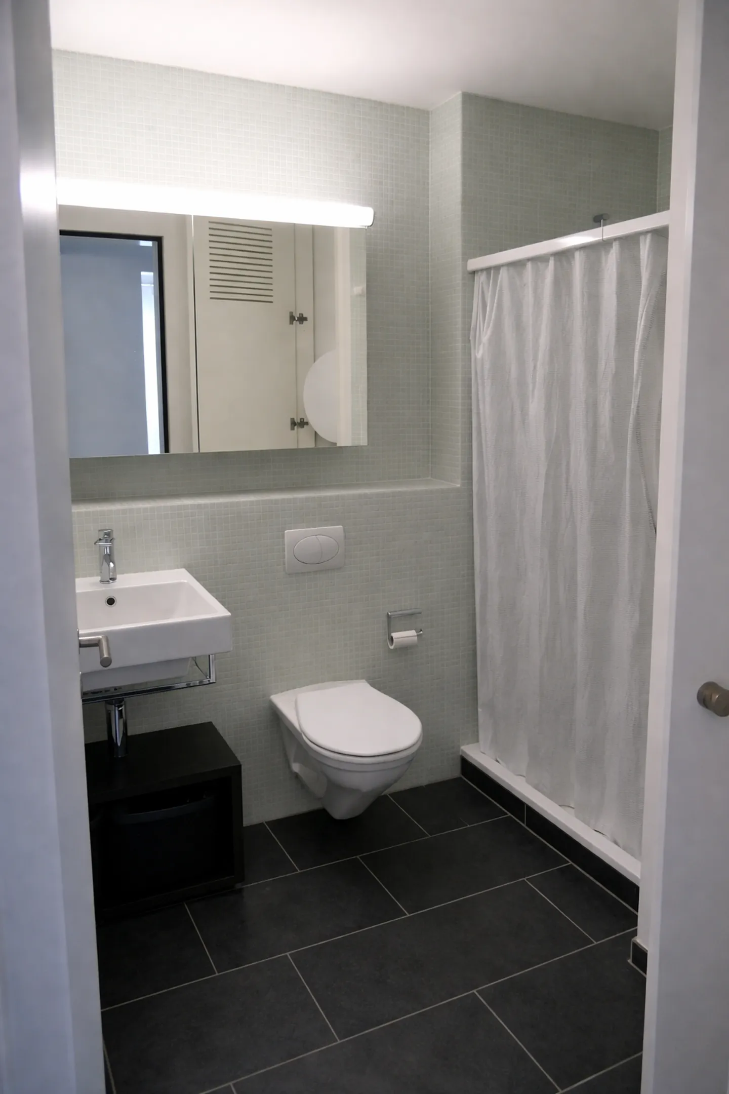 Spacious, bright apartment in a quiet location - Photo 7 of 8