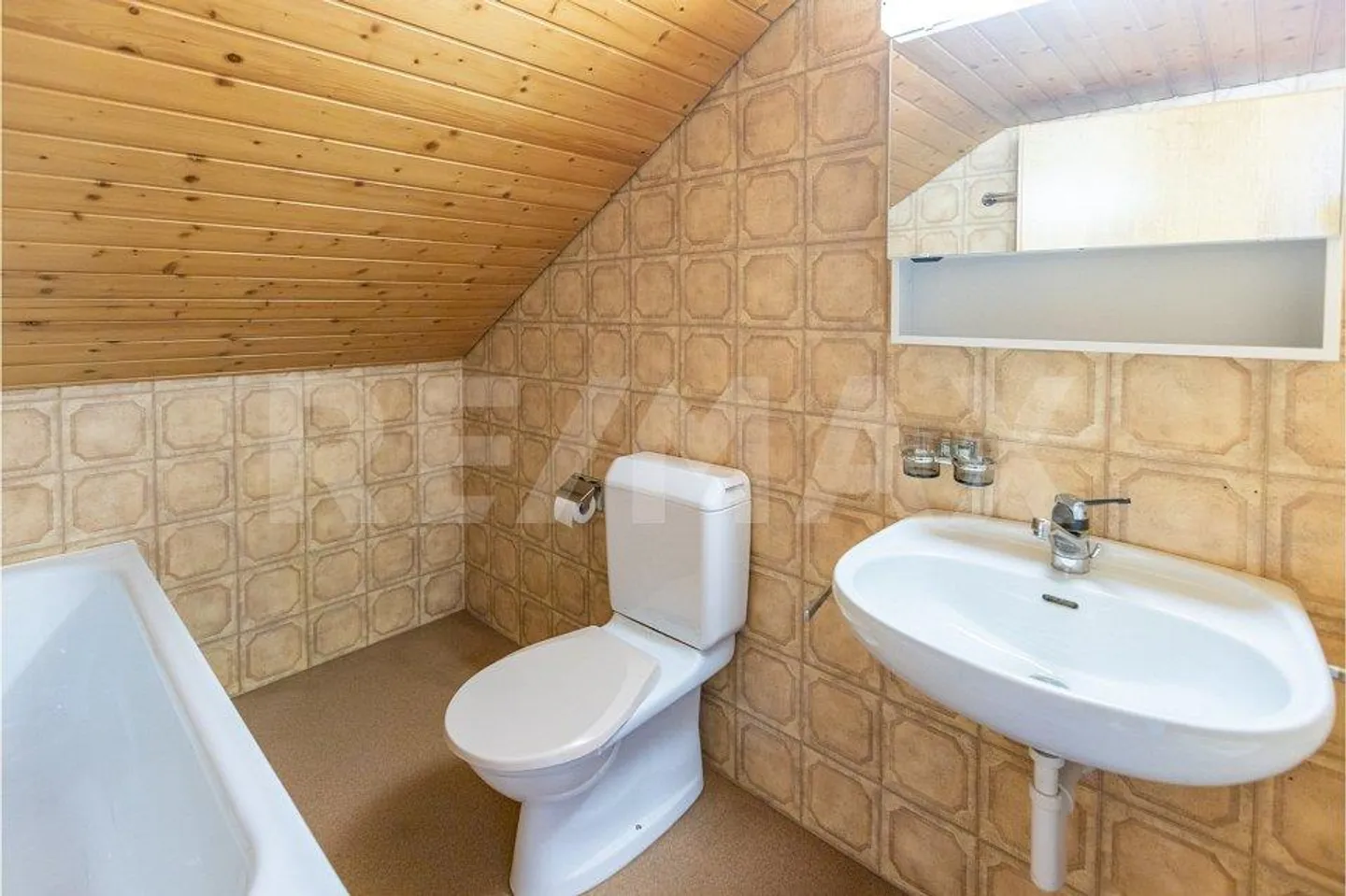 Affascinante casa bifamiliare con carattere storico, 6484 Wassen UR - Foto 11 di 13