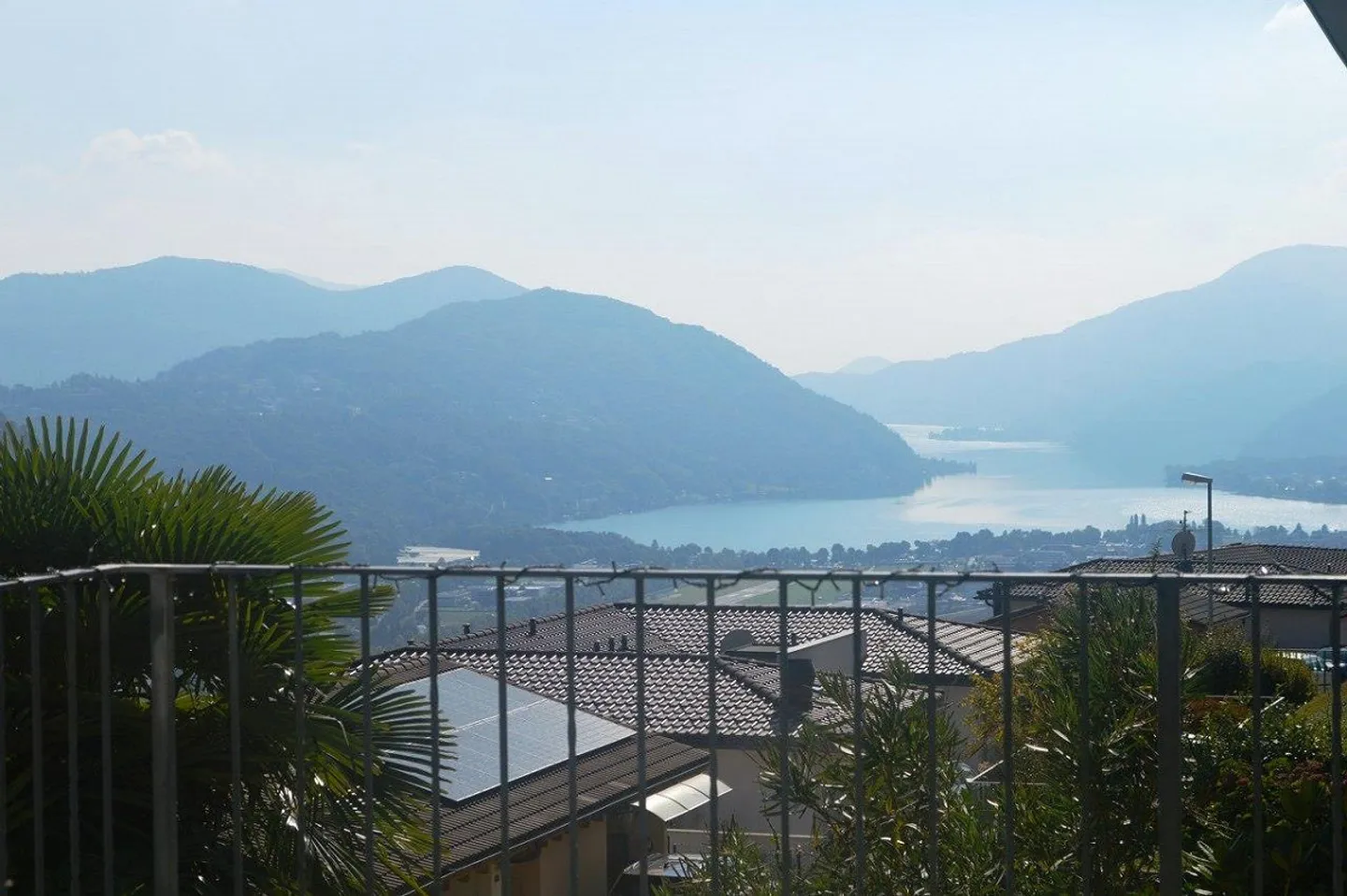 Villa bifamiliale avec vue panoramique à couper le souffle - Photo 2 sur 13
