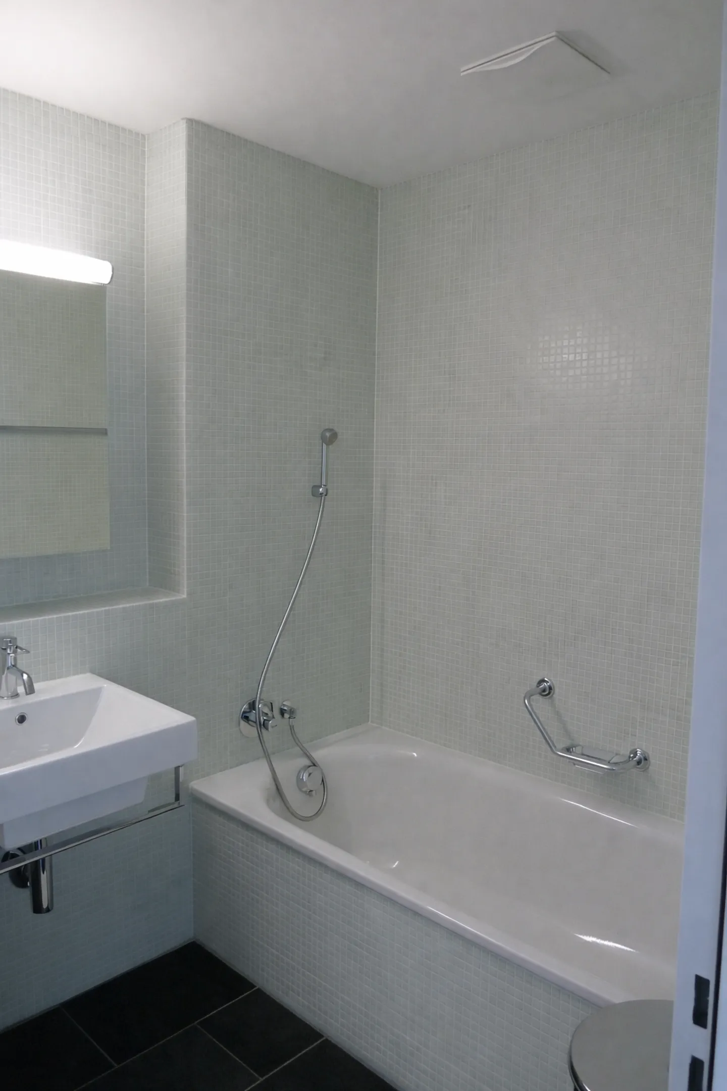 Spacious, bright apartment in a quiet location - Photo 8 of 8