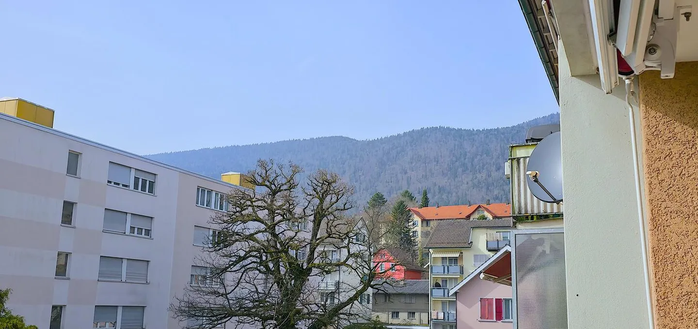 Appartamento affascinante con 3 camere in posizione centrale a Grenchen - Foto 2 di 13