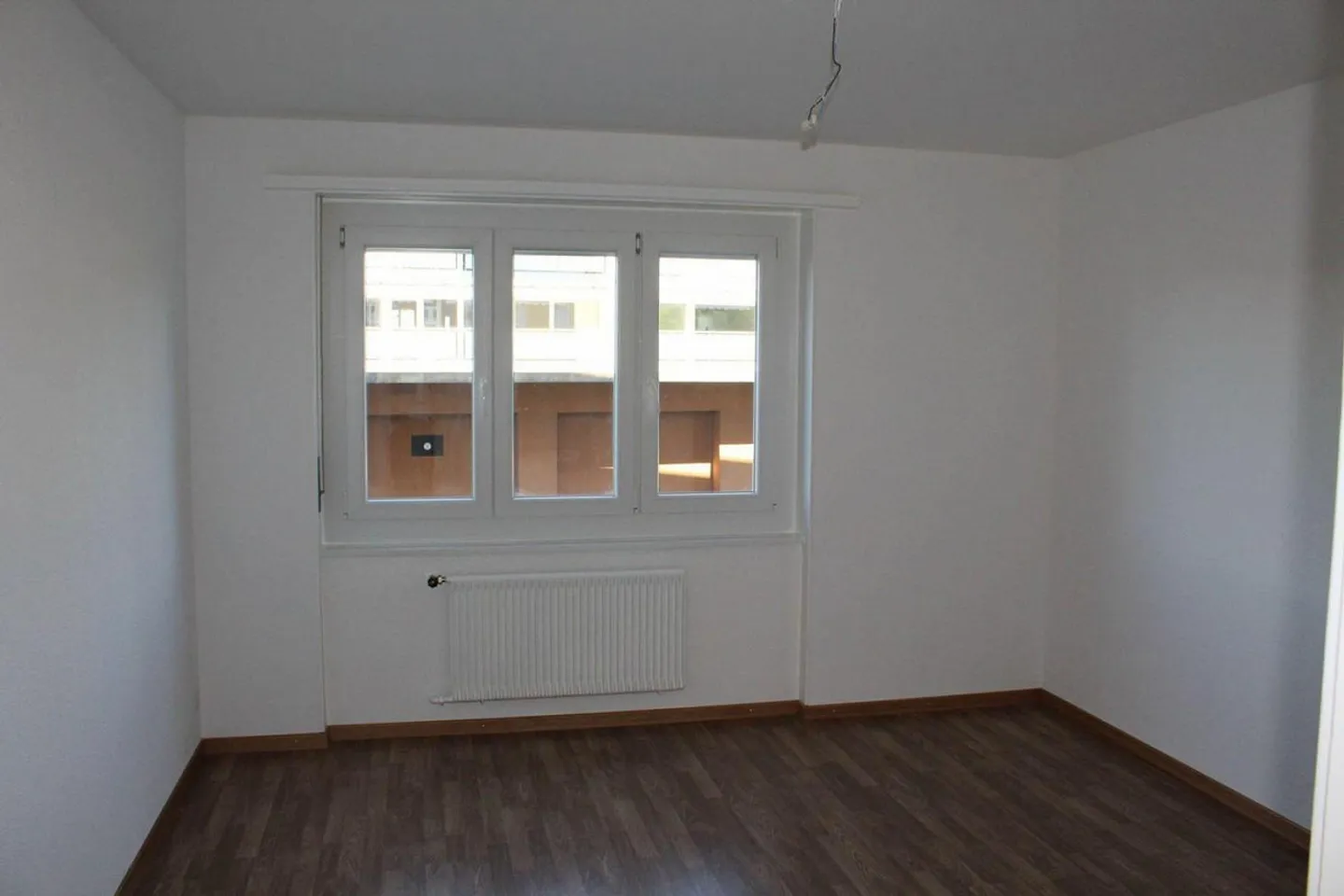 Appartamento con 3 stanze appena ridipinto a Courgenay! - Foto 6 di 9