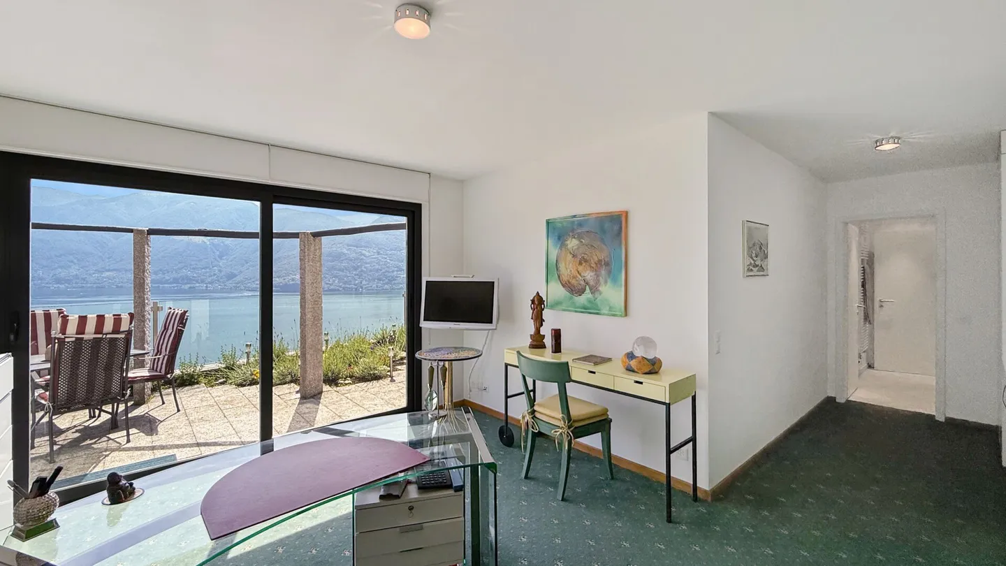 Brissago - Modern Villa with Elevator and Indoor Pool - Photo 10 of 17