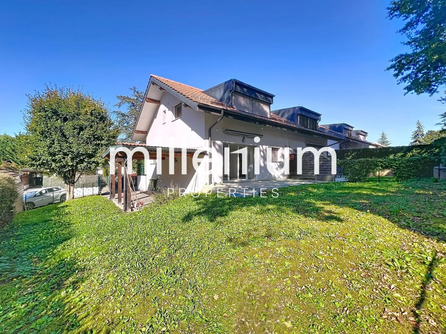 Bella villa con giardino a Chambésy - Foto 1 di 13