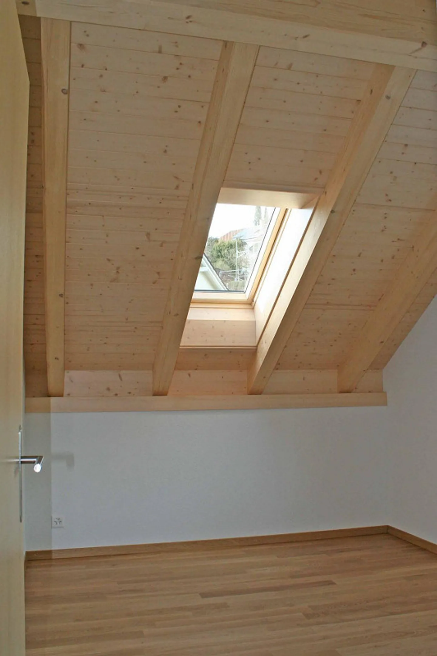 Dachwohnung zum Verlieben - 4½ Zimmer in Neuenegg - Photo 6 of 8