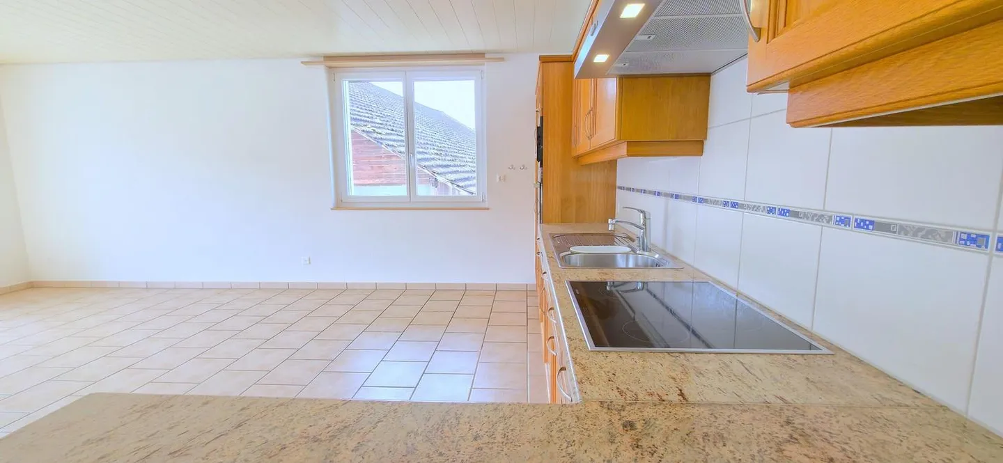 Appartamento di 3,5 stanze nel cuore di un villaggio in campagna *1 affitto netto gra... - Foto 1 di 13