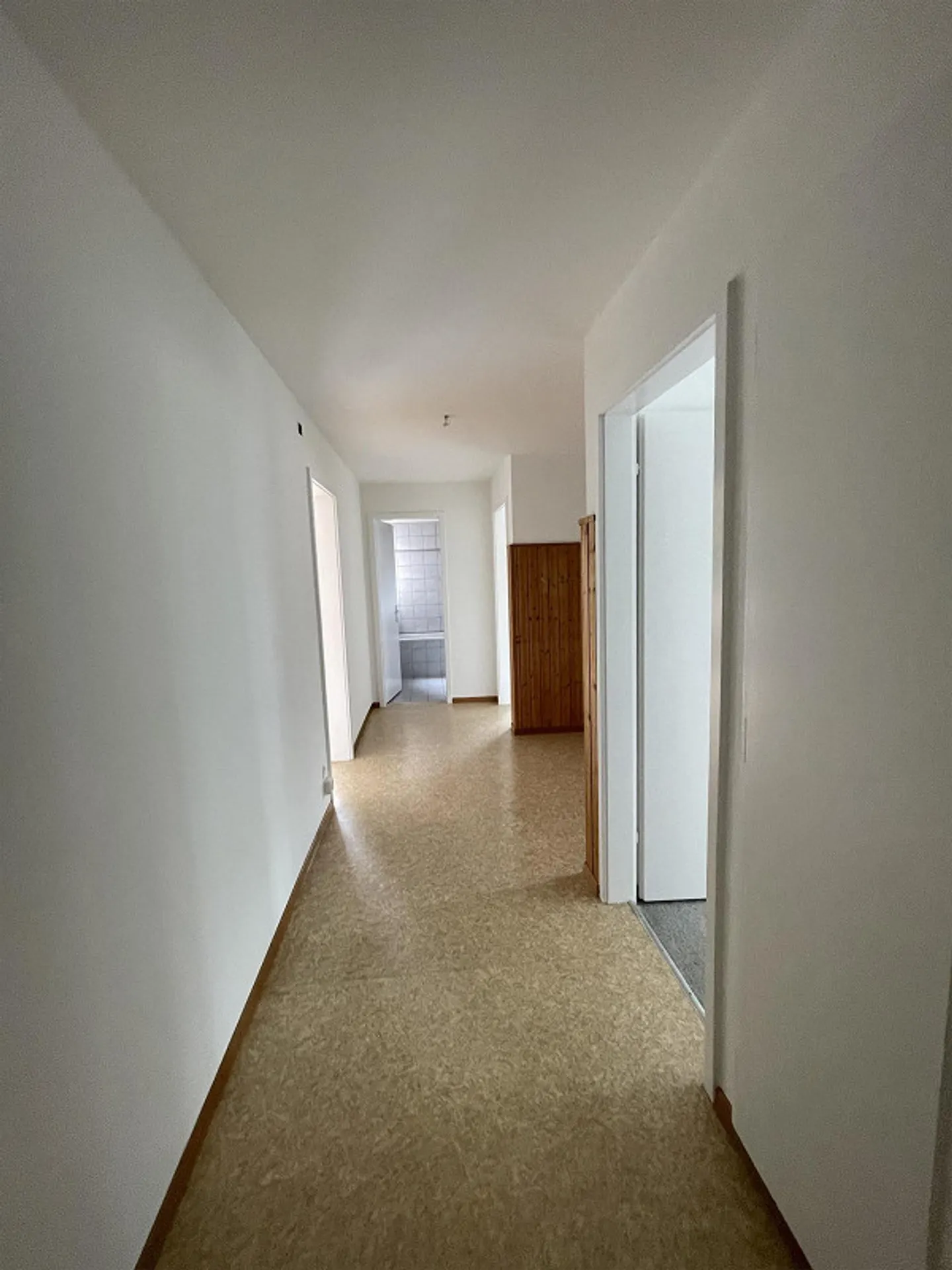 TEMPORARY: Temporary Apartment in a Great Location in Zurich Triemli - Photo 3 of 5