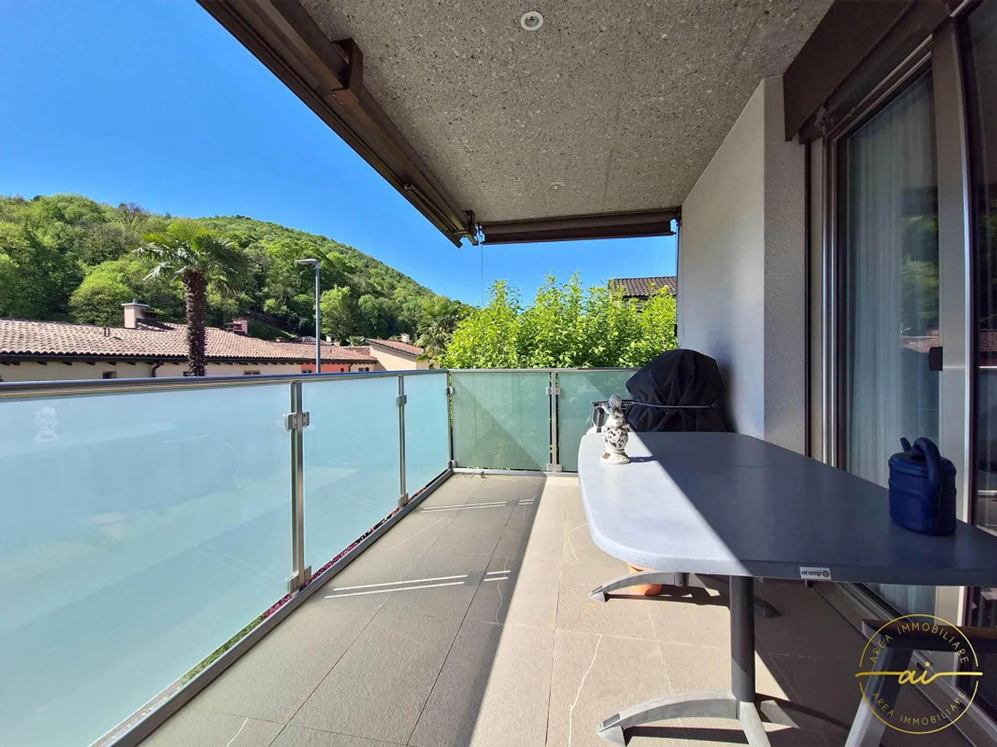 Magnifico appartamento di 4,5 stanze con vista panoramica a Caslano - Foto 1 di 11