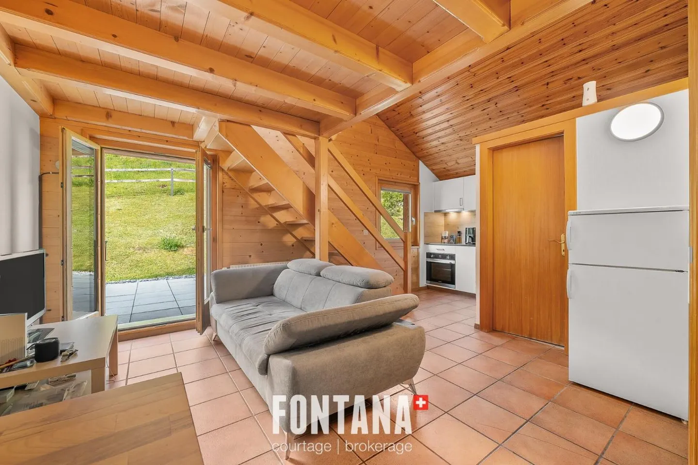 Charming Studio with Terrace - Photo 2 of 10