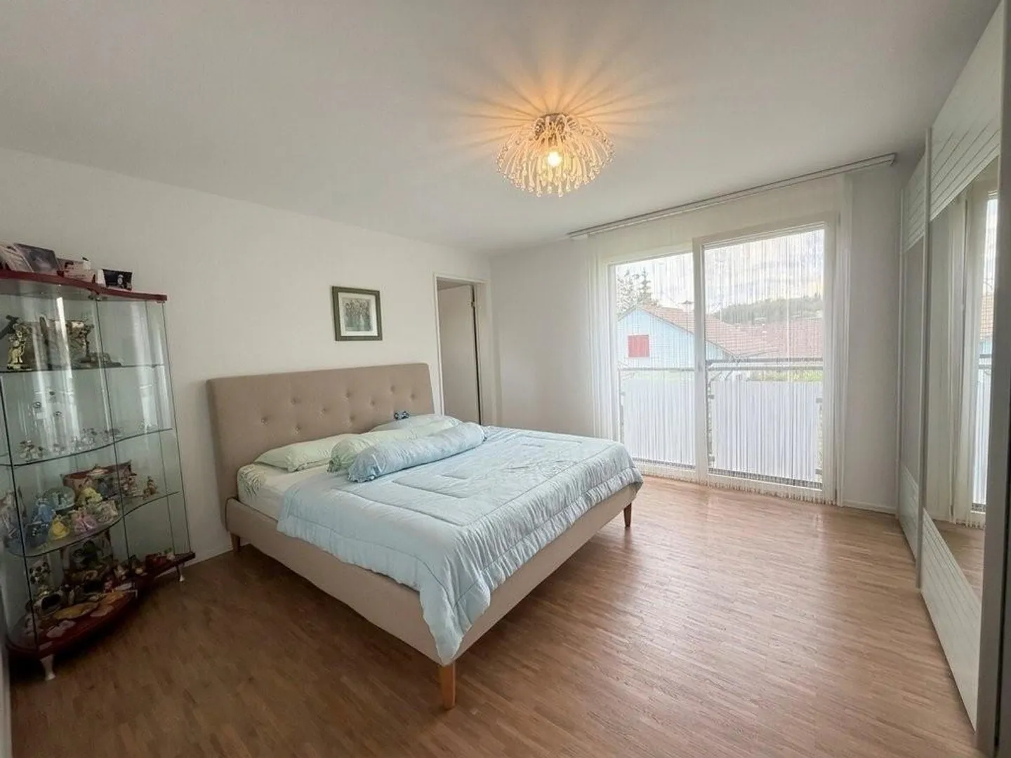 Moderne 4.5-Zimmer-Wohnung mit 36 m2 Balkon in ruhiger Familienlage - Photo 6 sur 11