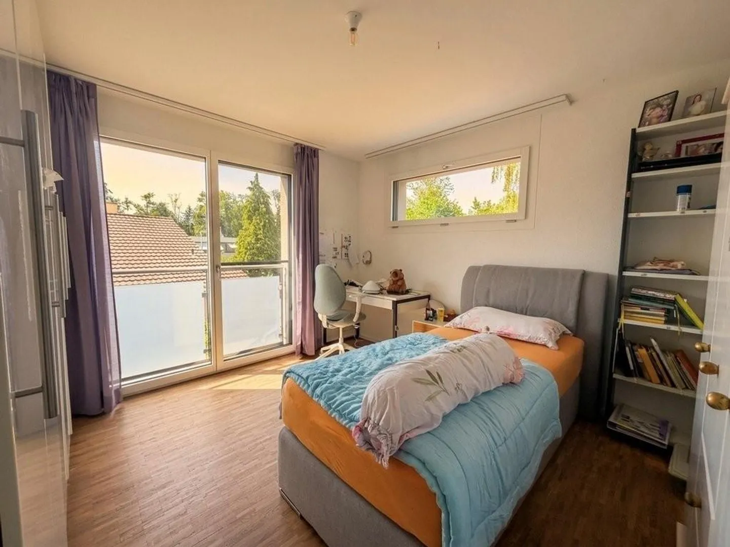 Moderne 4.5-Zimmer-Wohnung mit 36 m2 Balkon in ruhiger Familienlage - Photo 7 sur 11
