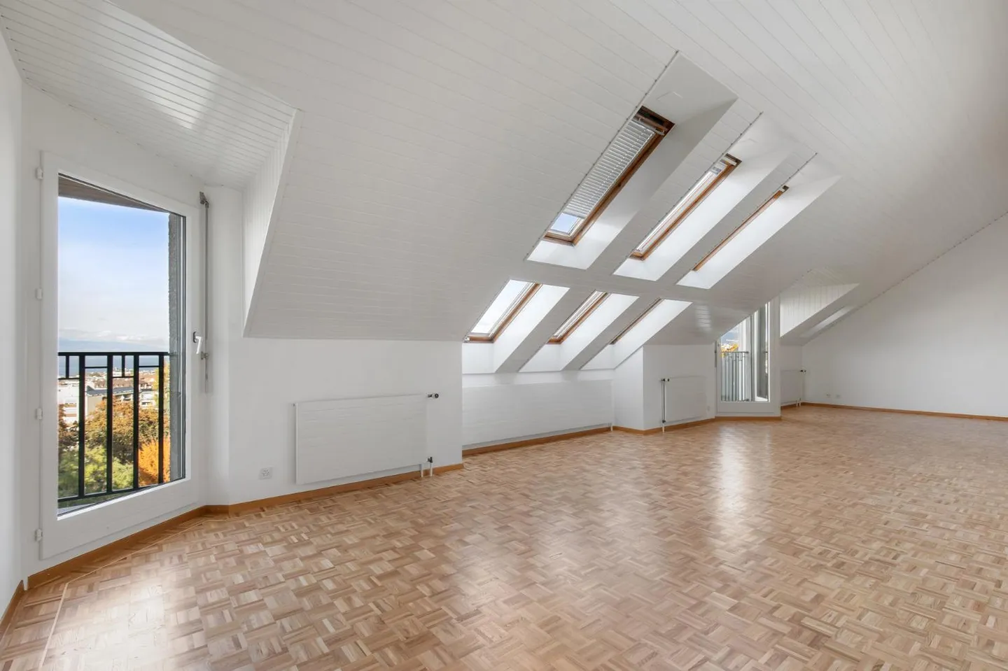 Dachgeschosswohnung mit Seeblick - Foto 3 von 13